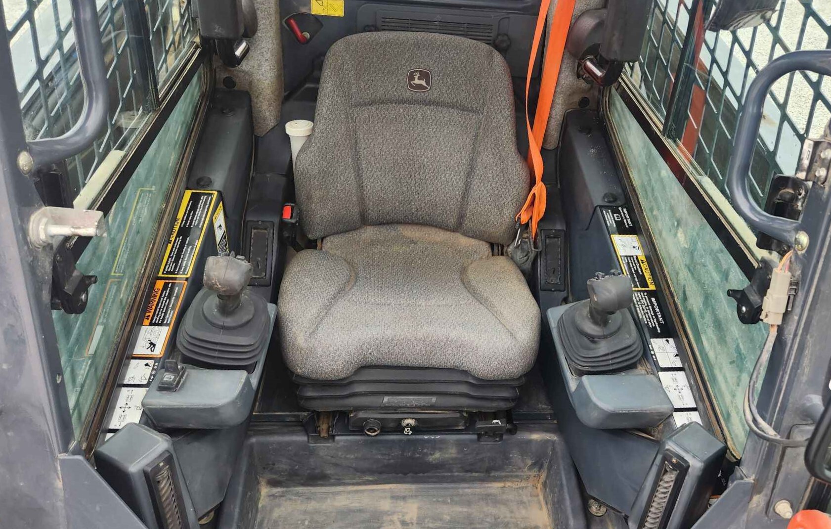 2020 John Deere 333G Image 7