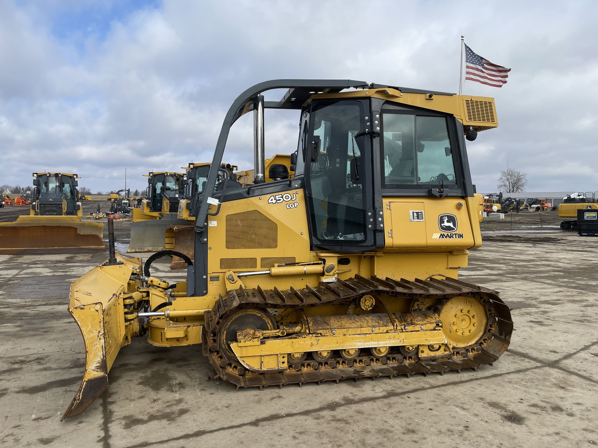 2016 John Deere 450J Image 2