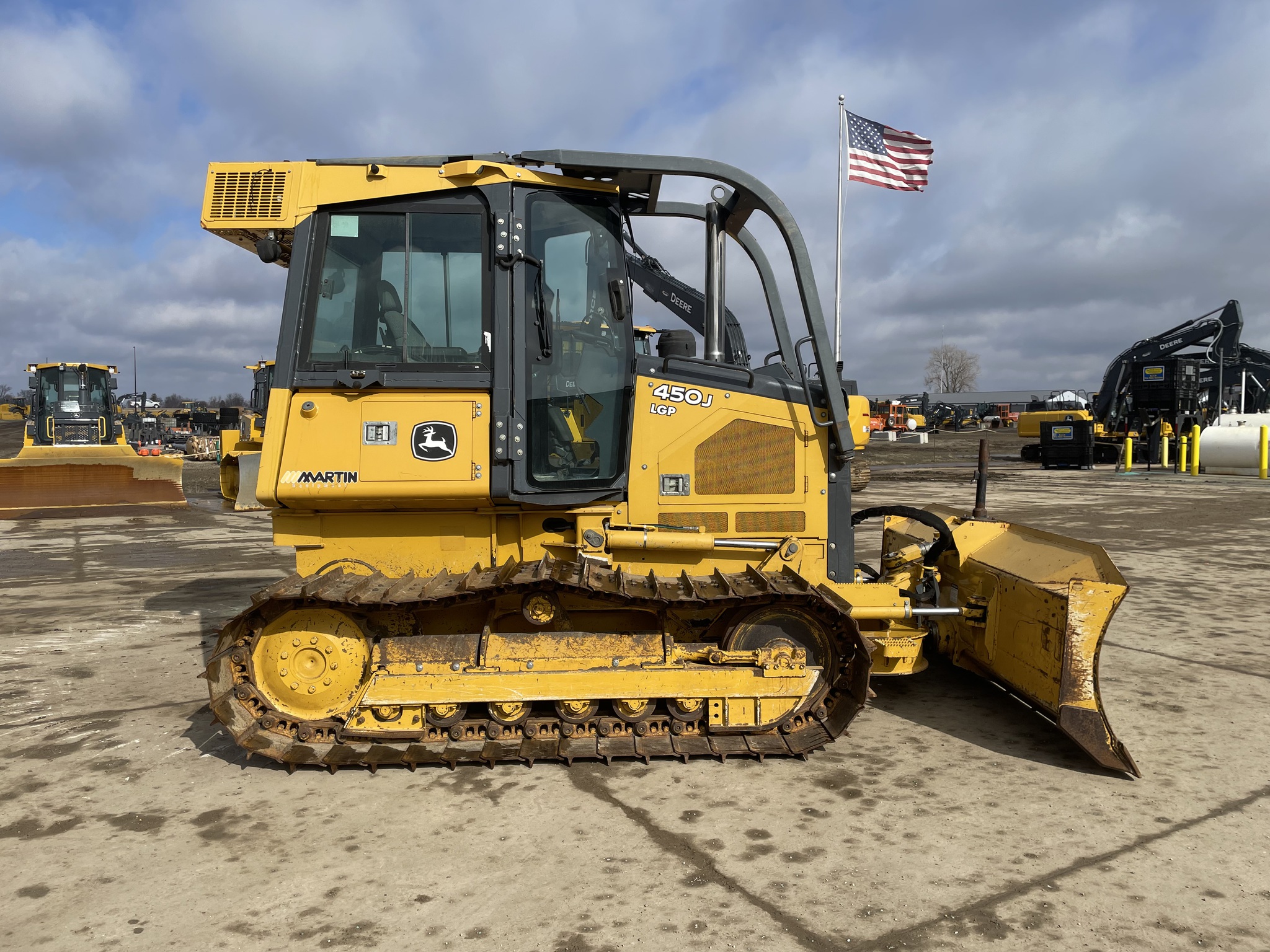 2016 John Deere 450J Image 1