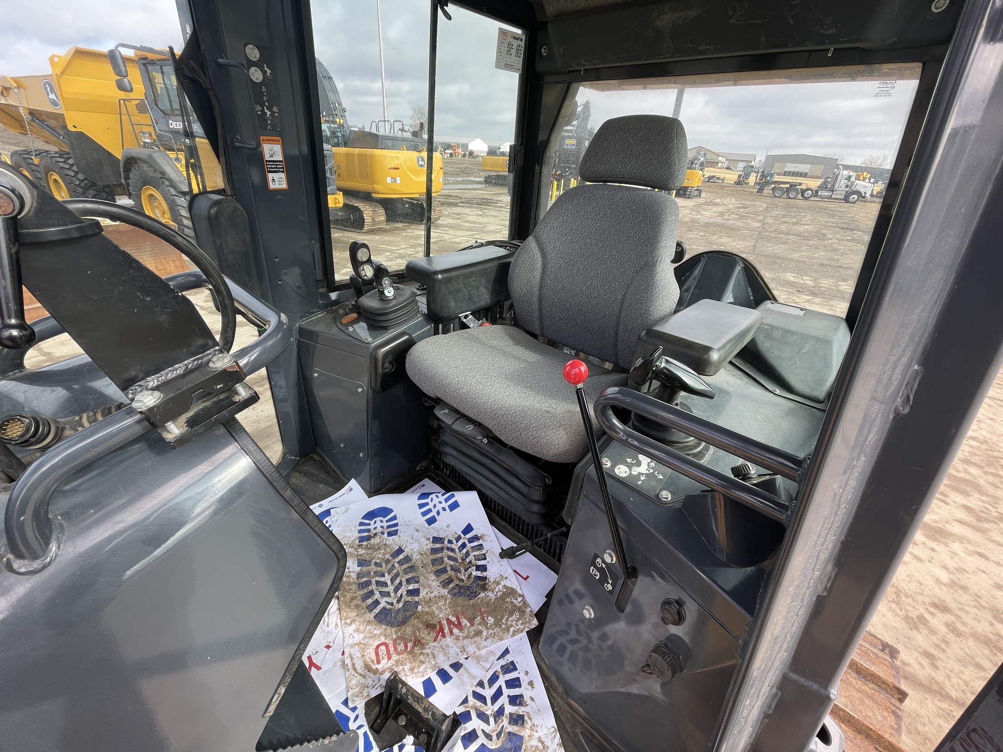 2016 John Deere 450J Image 14