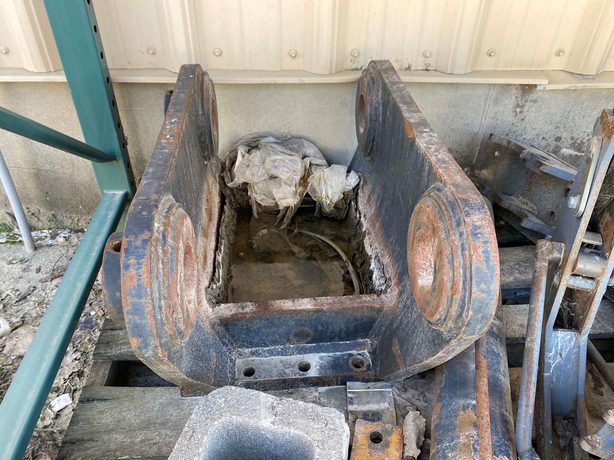 2006 Breaker Technology, Inc. (BTI) BRACKET Image 3