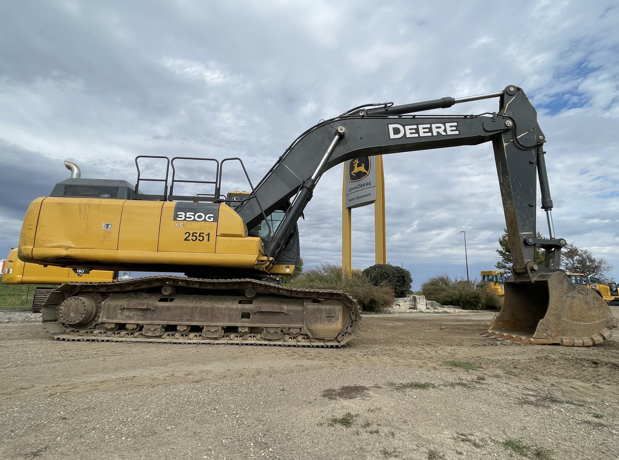 2017 John Deere 350G LC Image 6