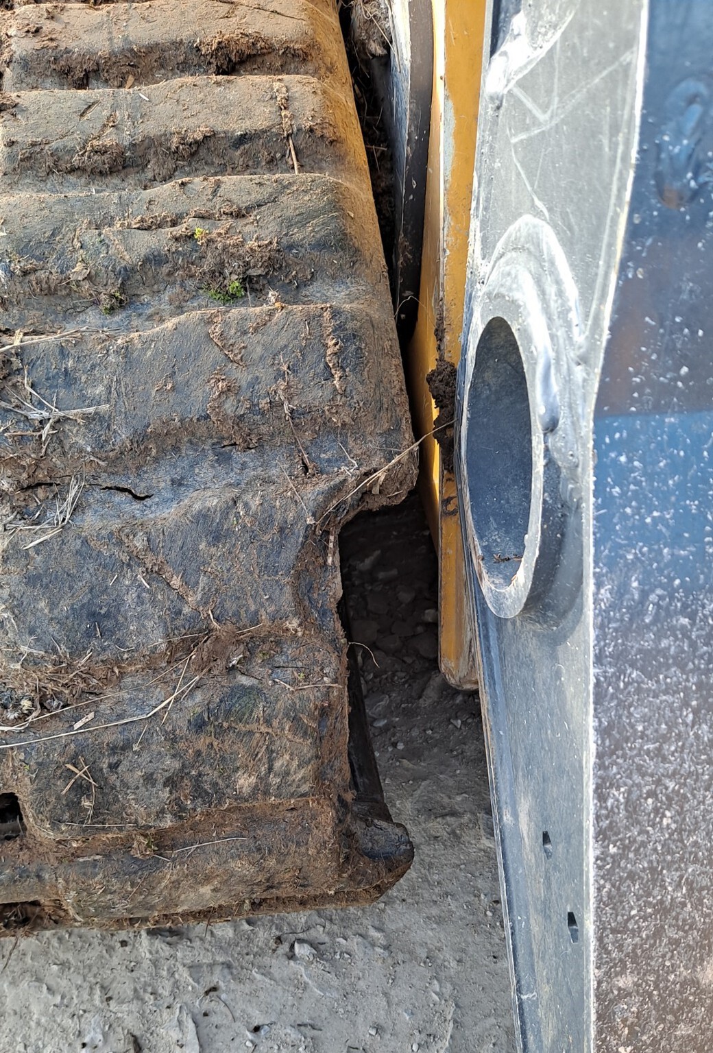 2022 John Deere 333G Image 9