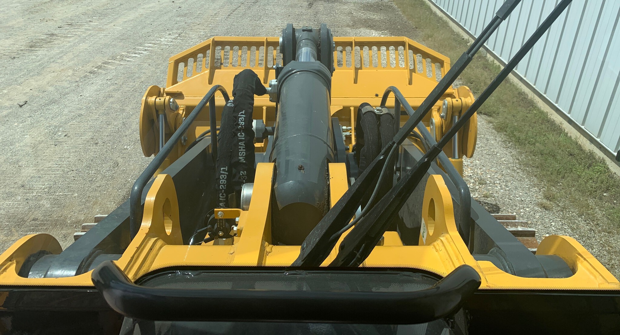 2022 John Deere 755K Image 9