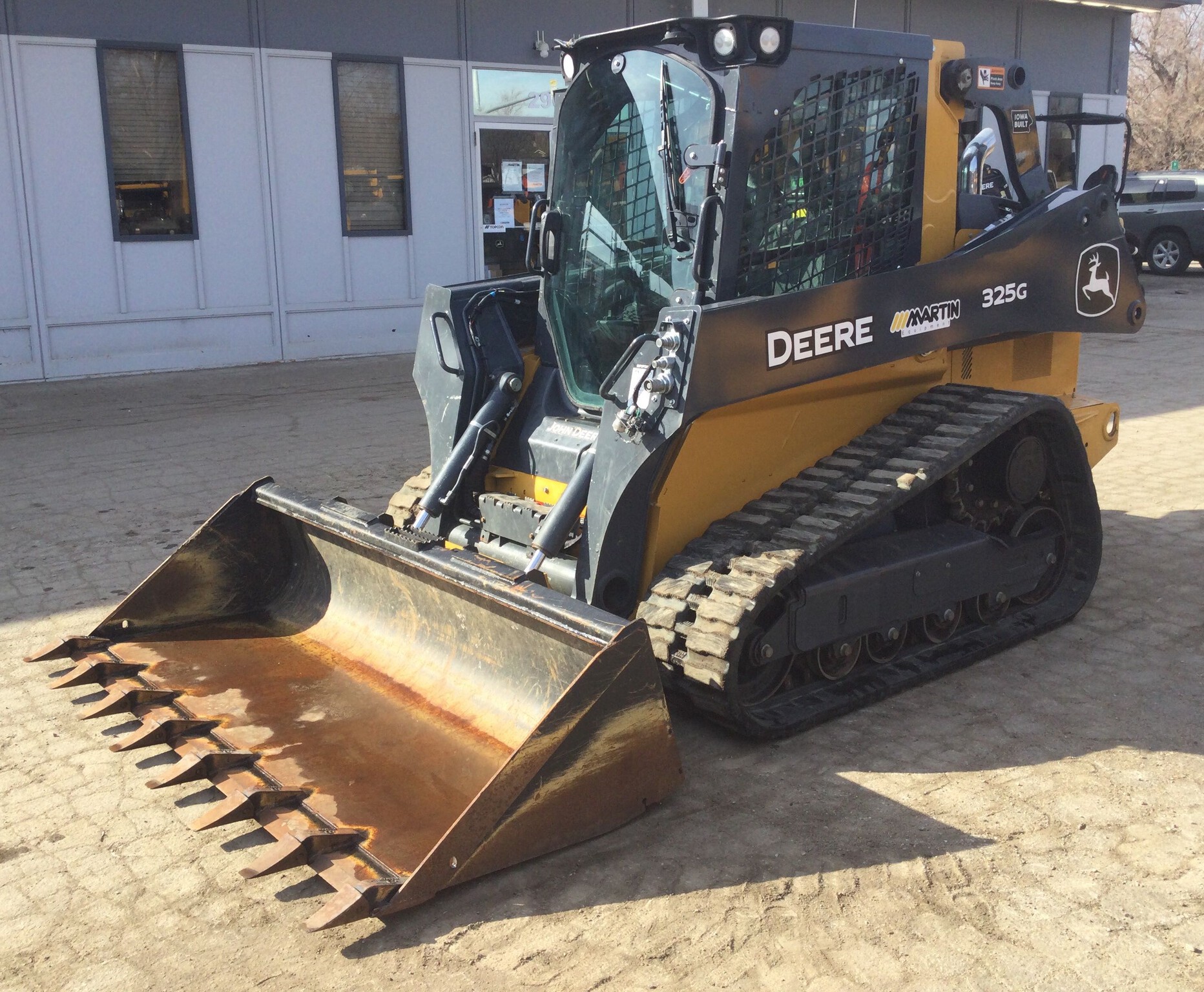 2023 John Deere 325G Image 7