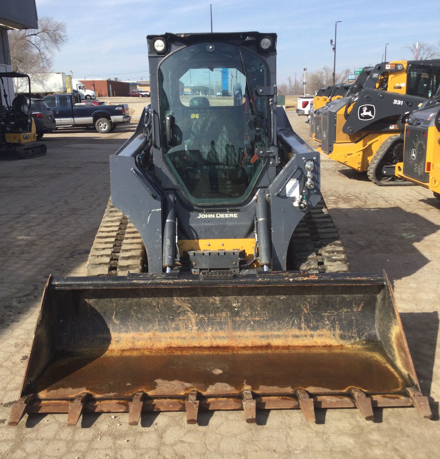 2023 John Deere 325G Image 9