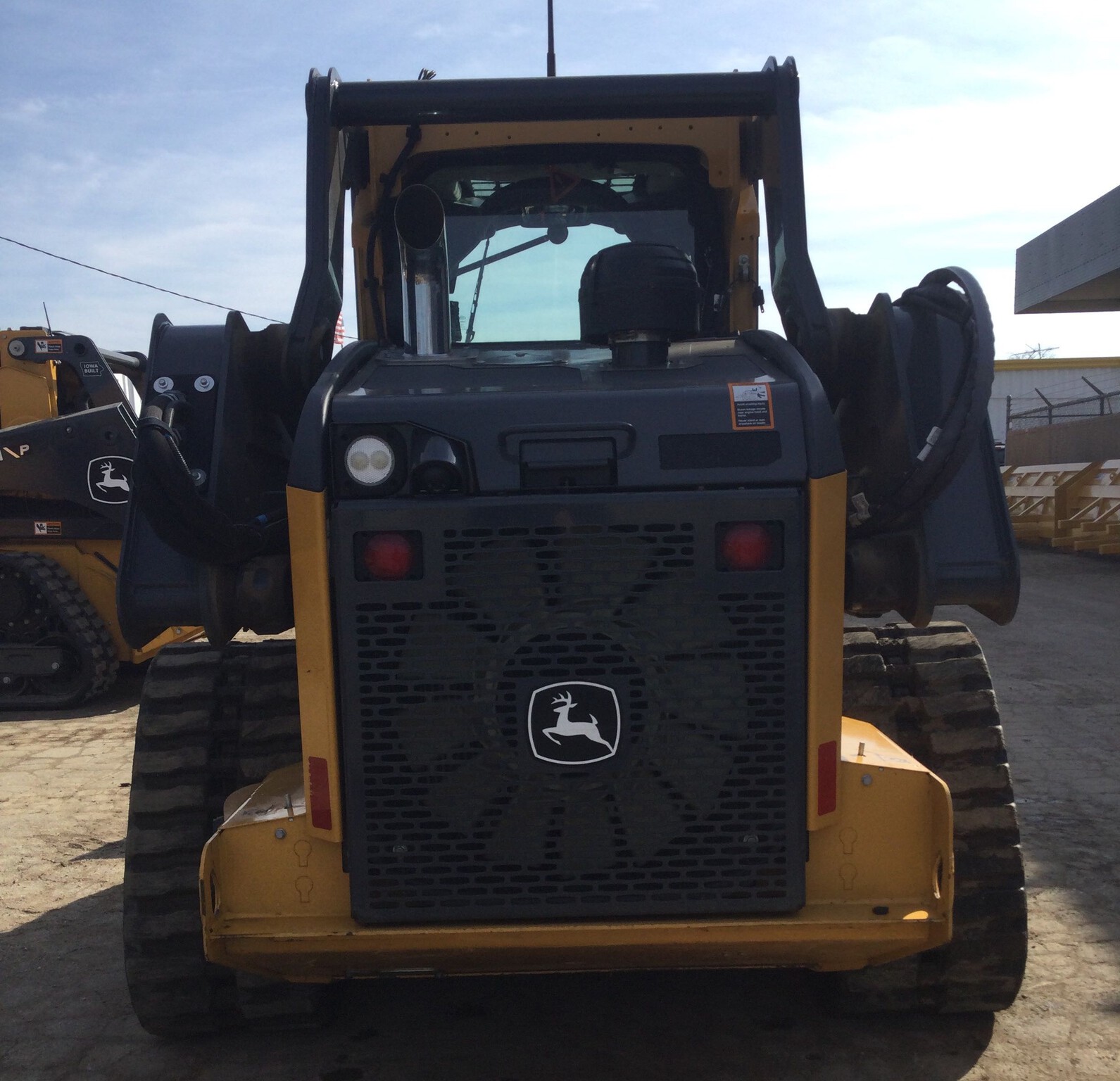 2023 John Deere 325G Image 6