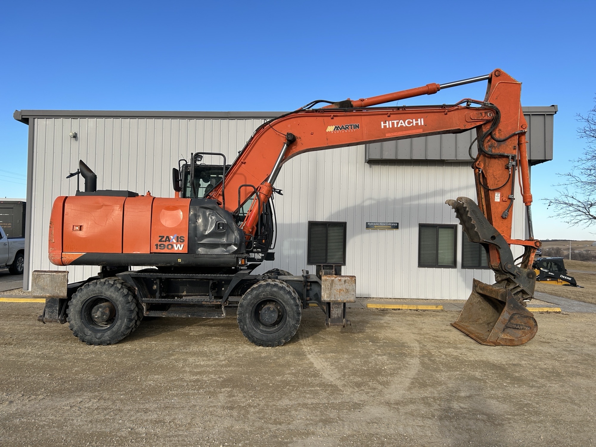 2017 Hitachi ZX190-5 Image 2
