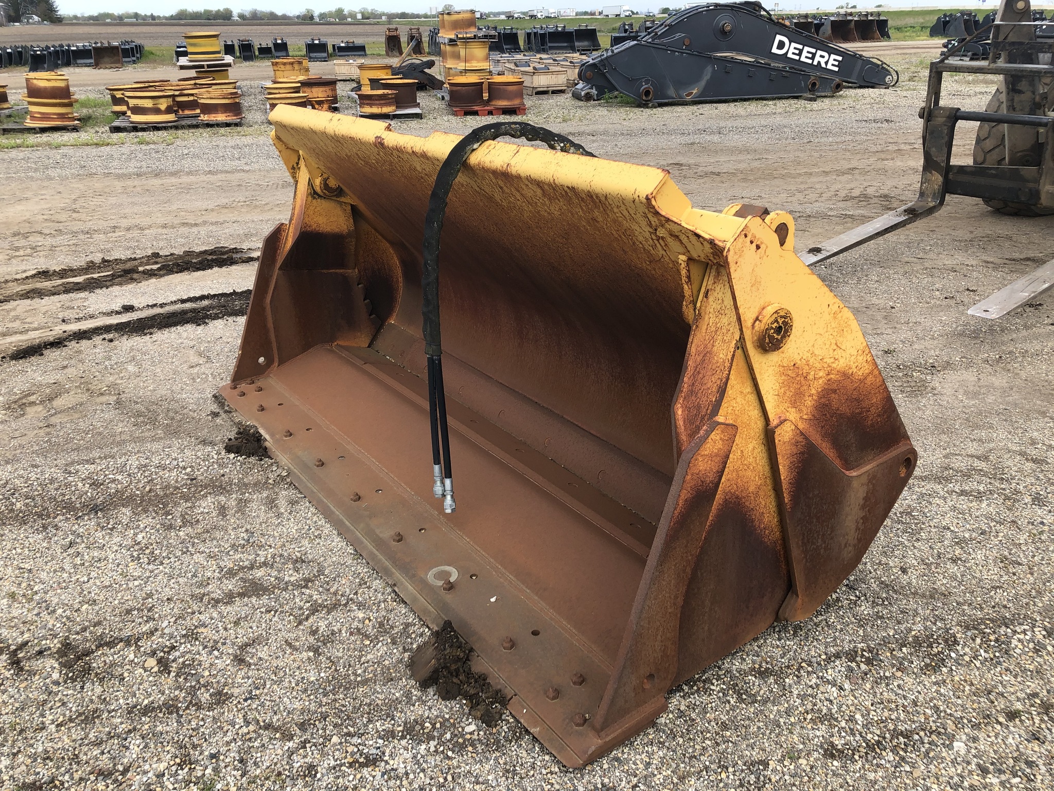 2008 Woods BUCKET Image 1