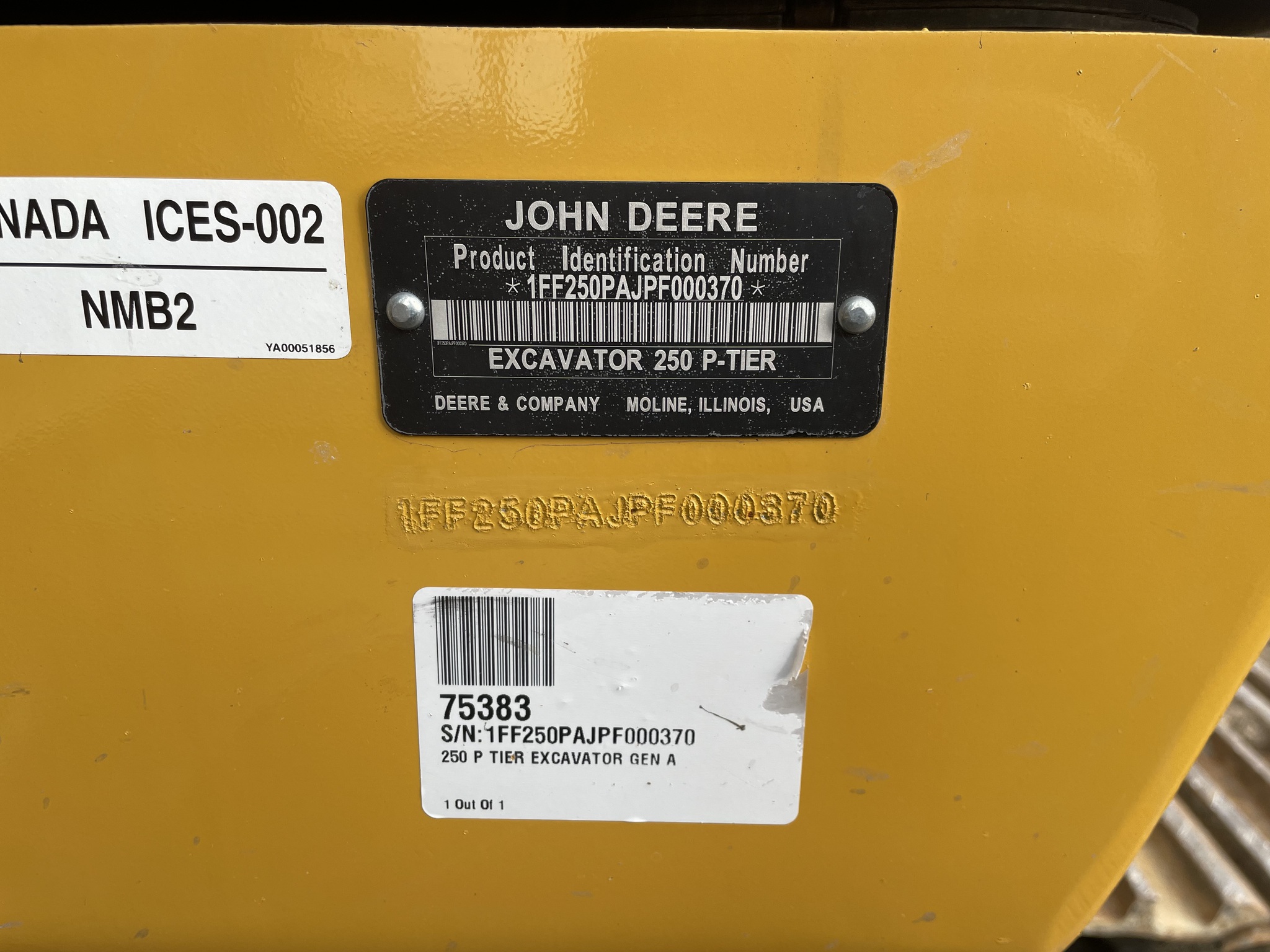 2024 John Deere 250 P Image 8