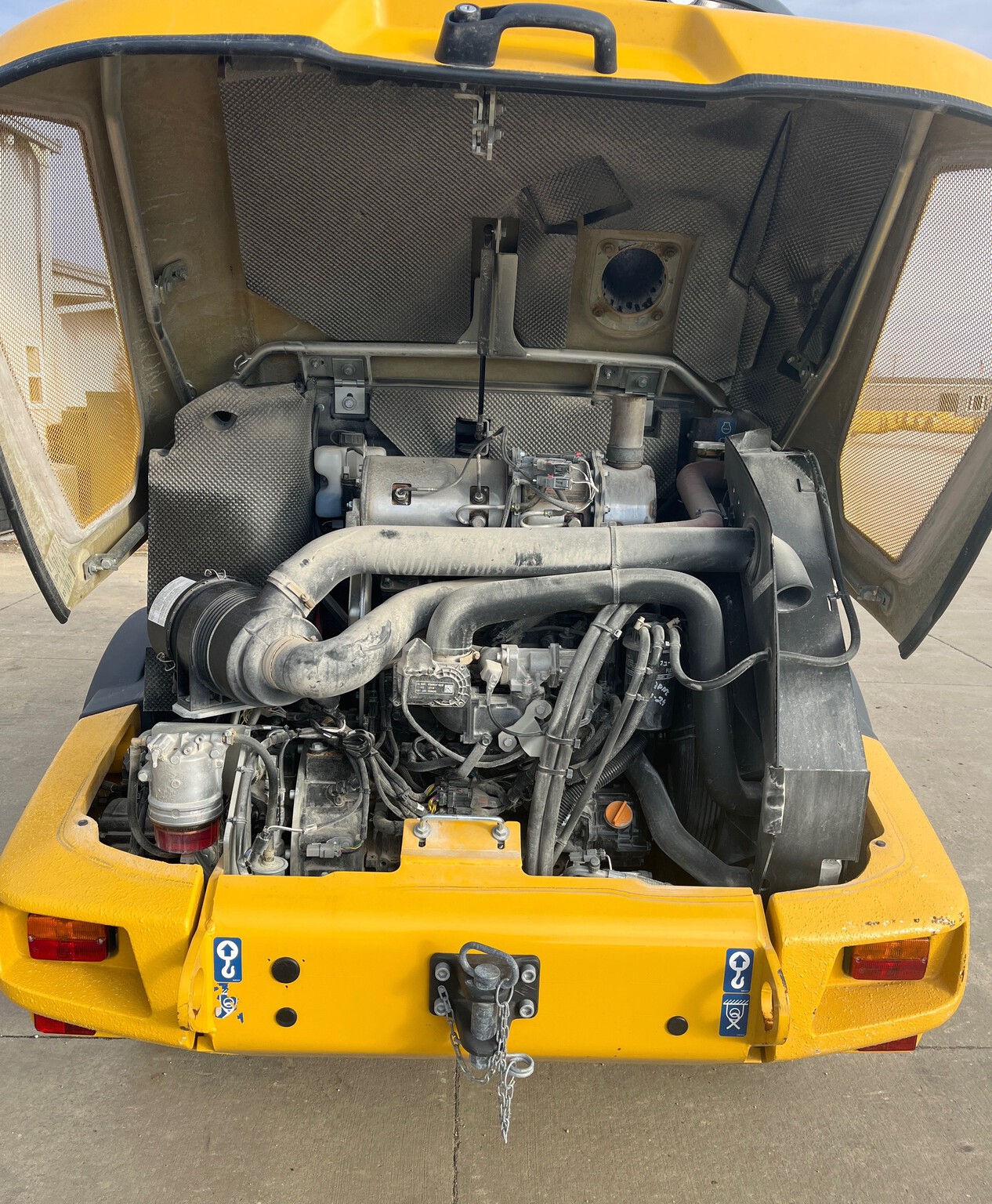 2025 John Deere 204 G Image 5