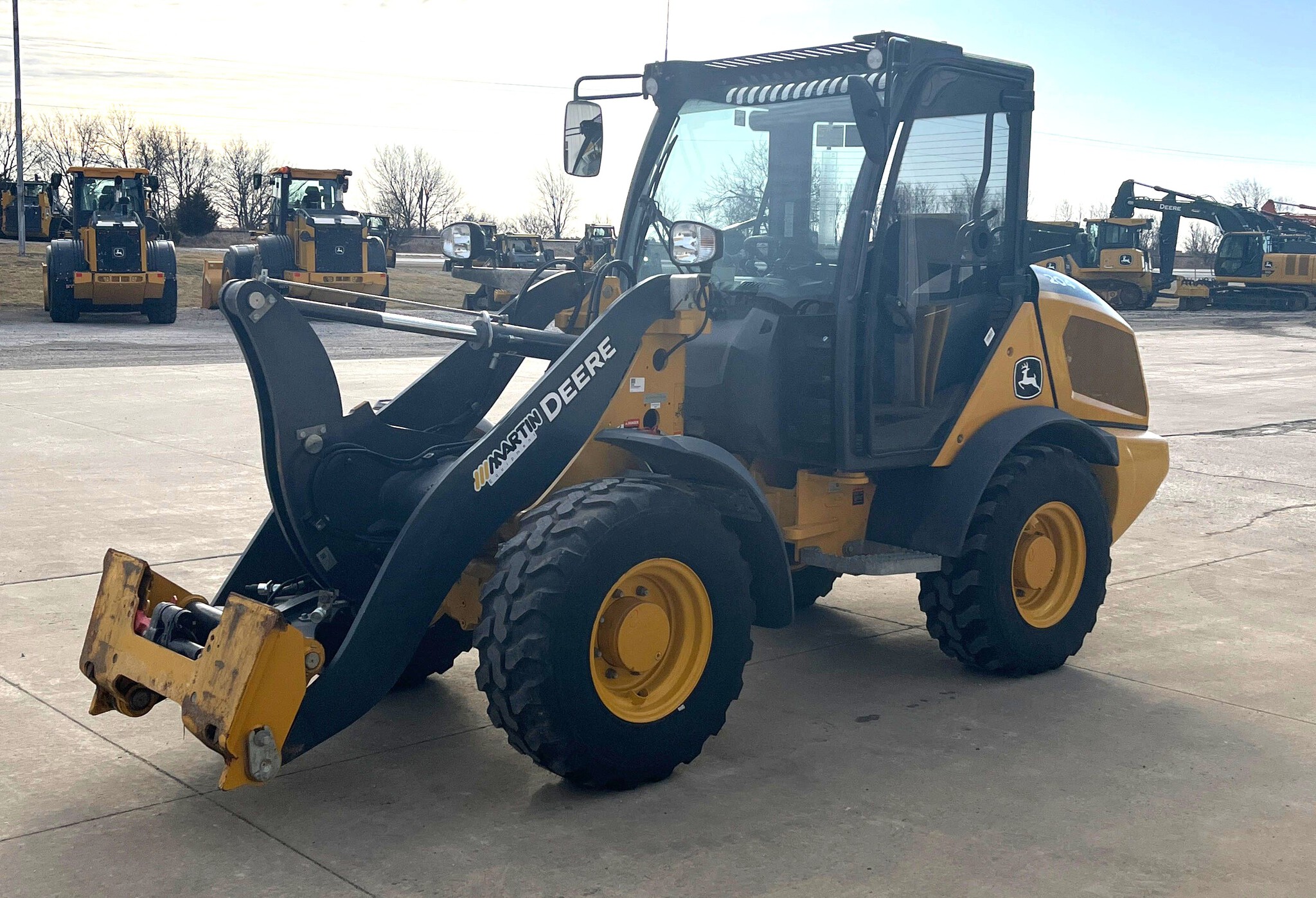 2025 John Deere 204 G Image 3