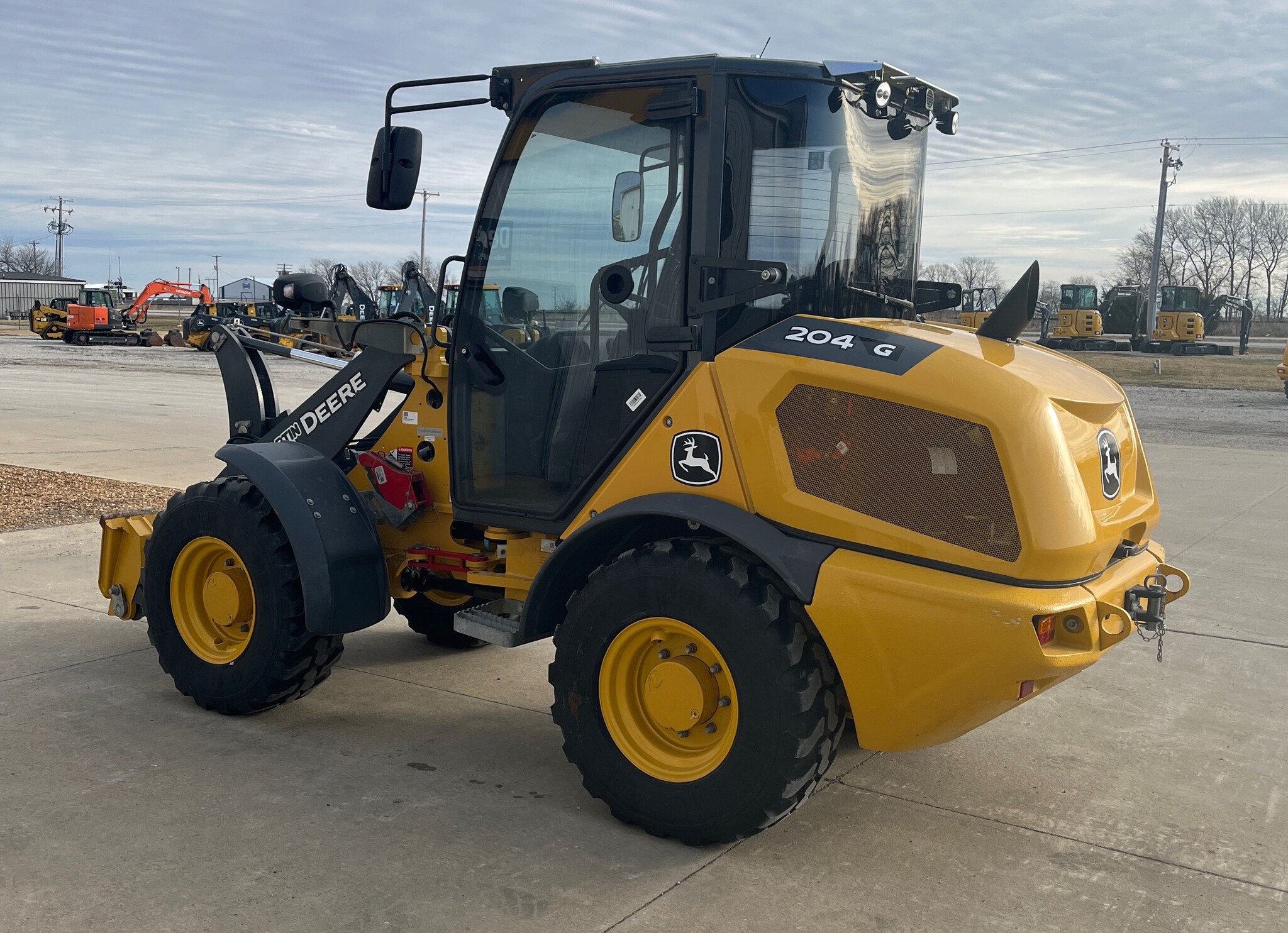 2025 John Deere 204 G Image 2
