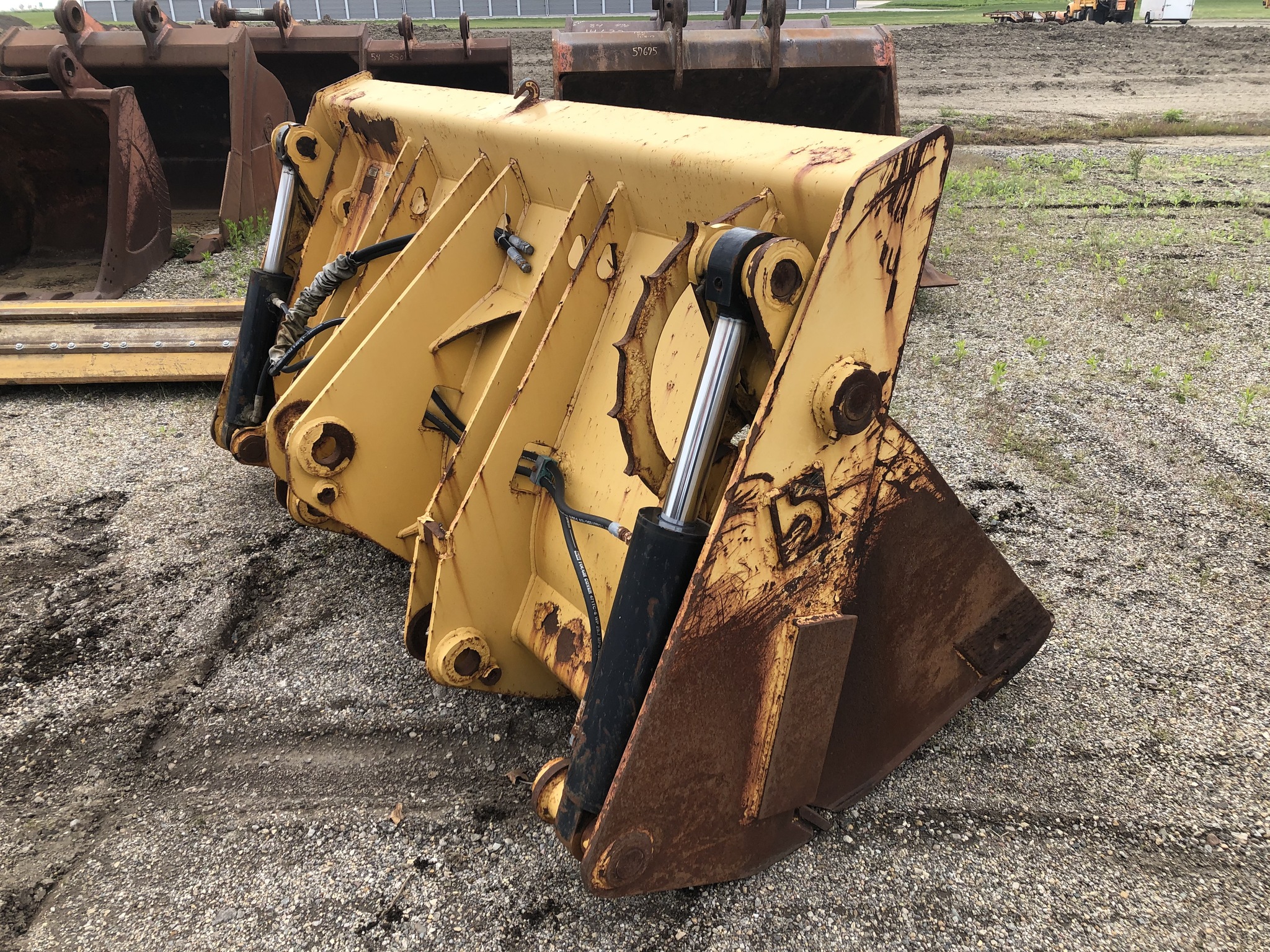 2010 JRB BUCKET Image 3