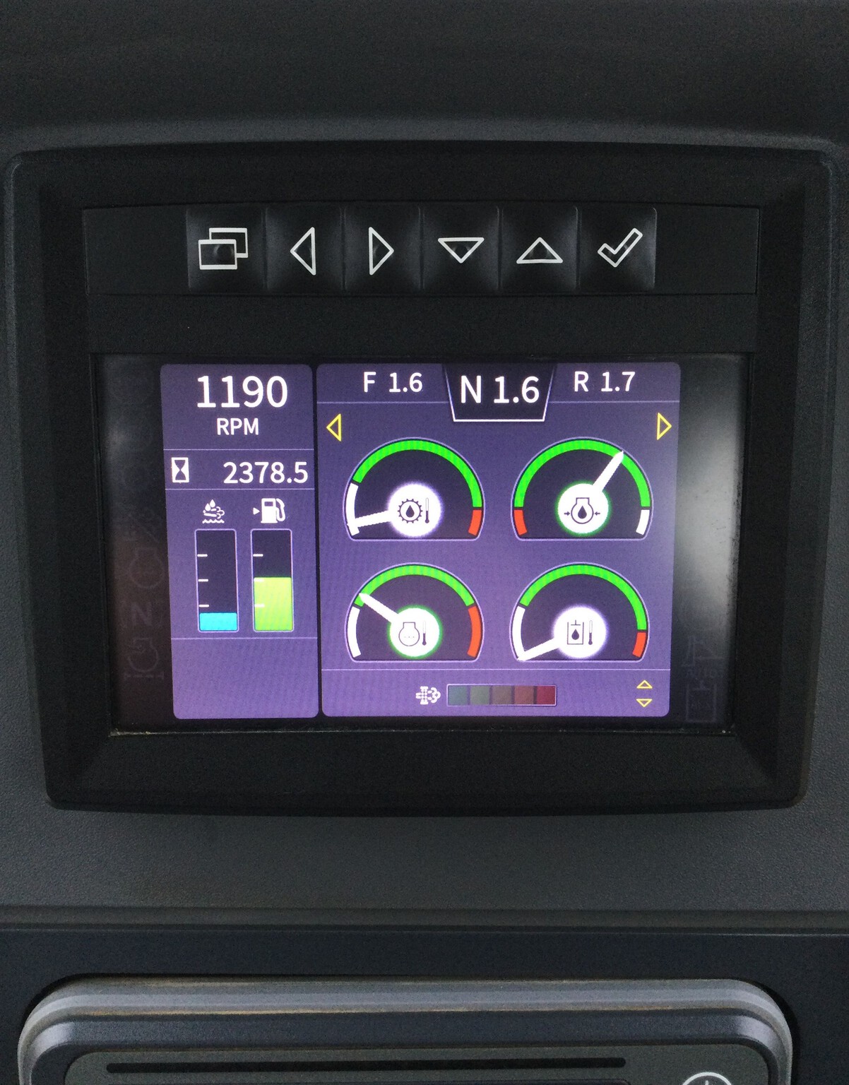 2022 John Deere 750L Image 12