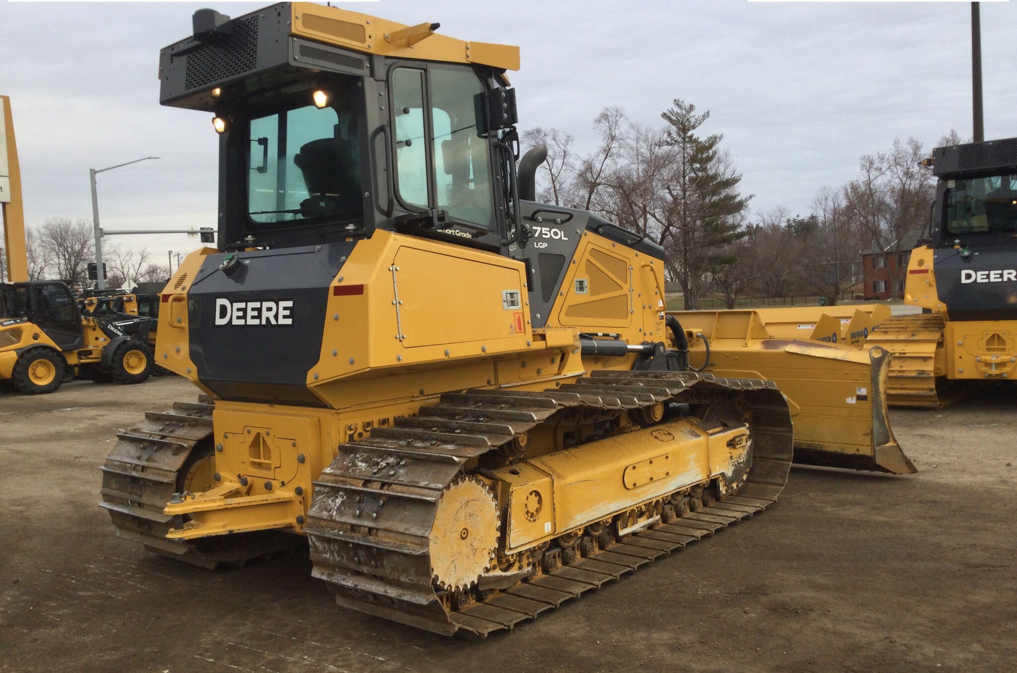 2022 John Deere 750L Image 6