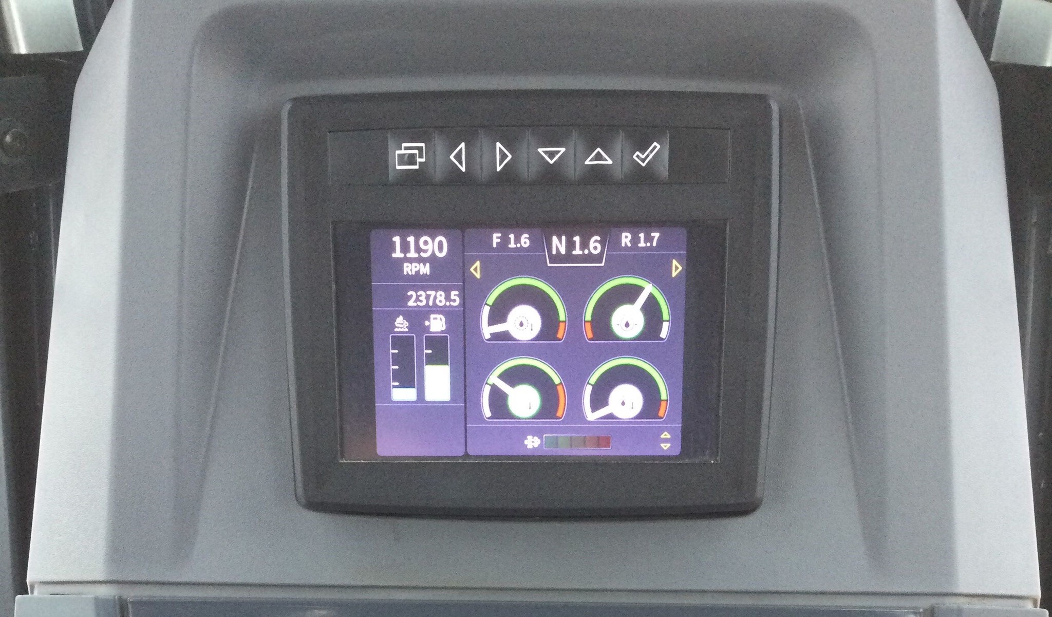 2022 John Deere 750L Image 11