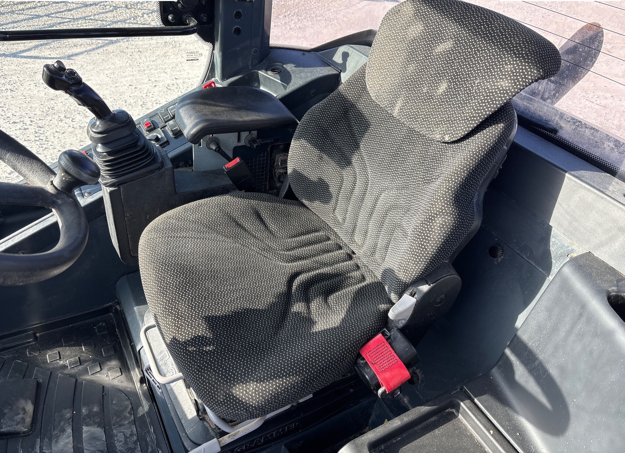 2020 John Deere 324L Image 7