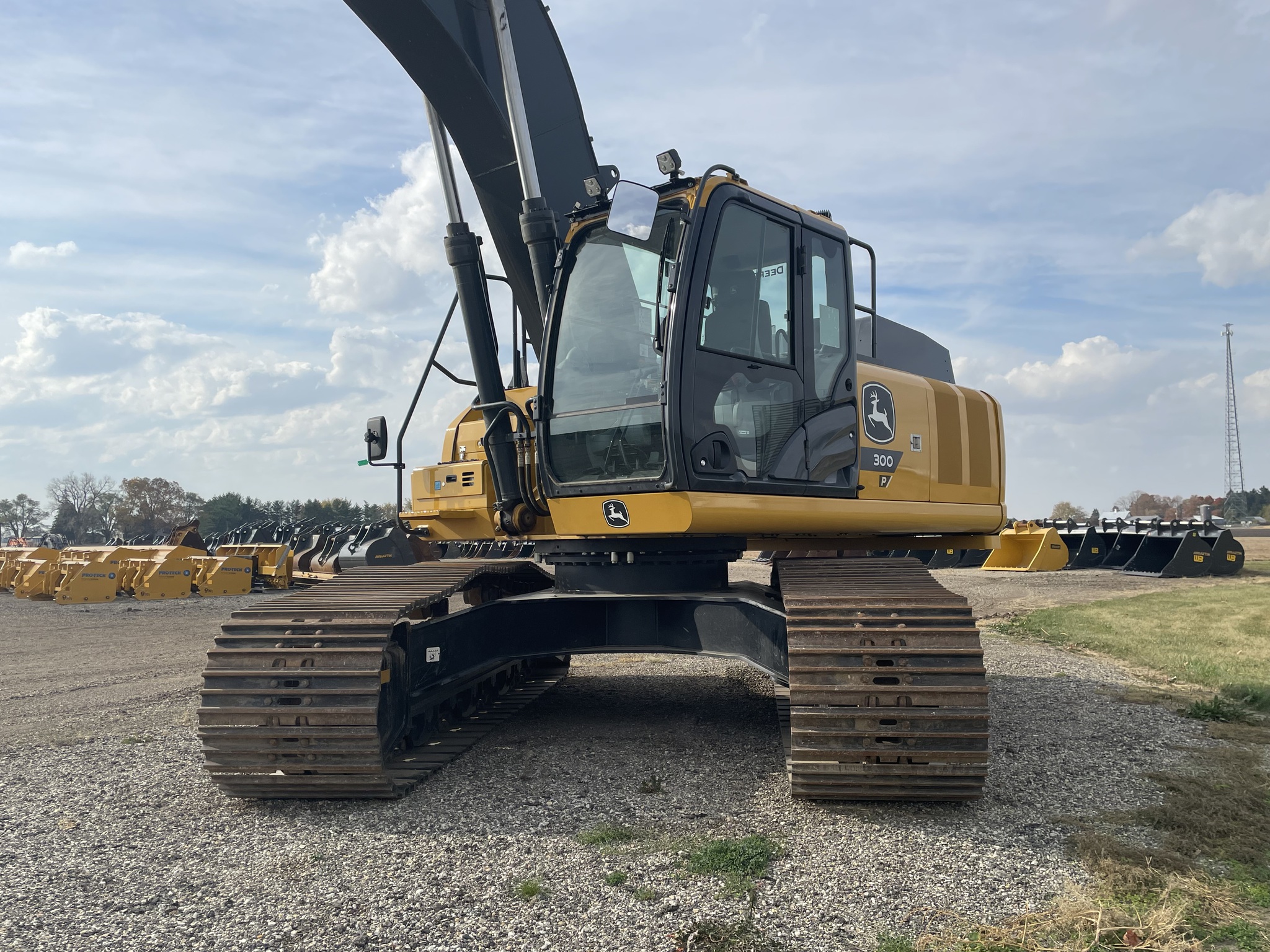 2024 John Deere 300 P Image 8