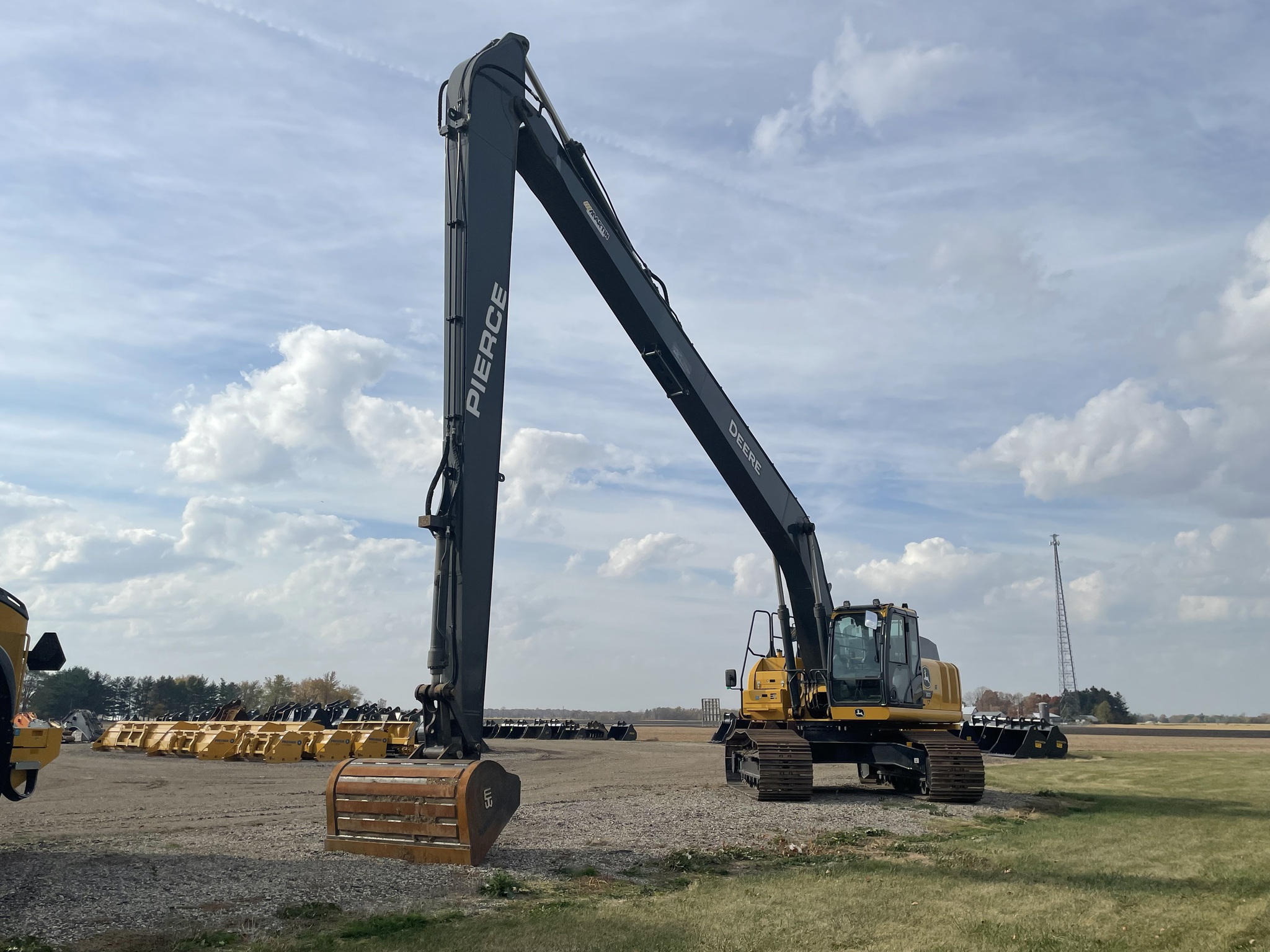 2024 John Deere 300 P Image 7