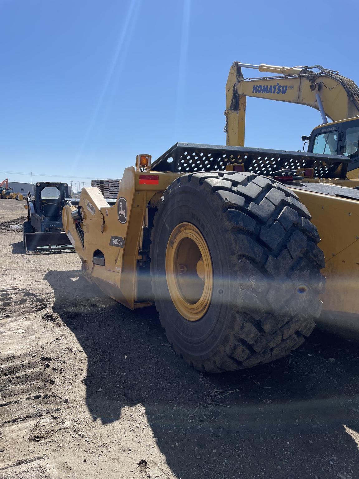 2022 John Deere 2412D E Image 5