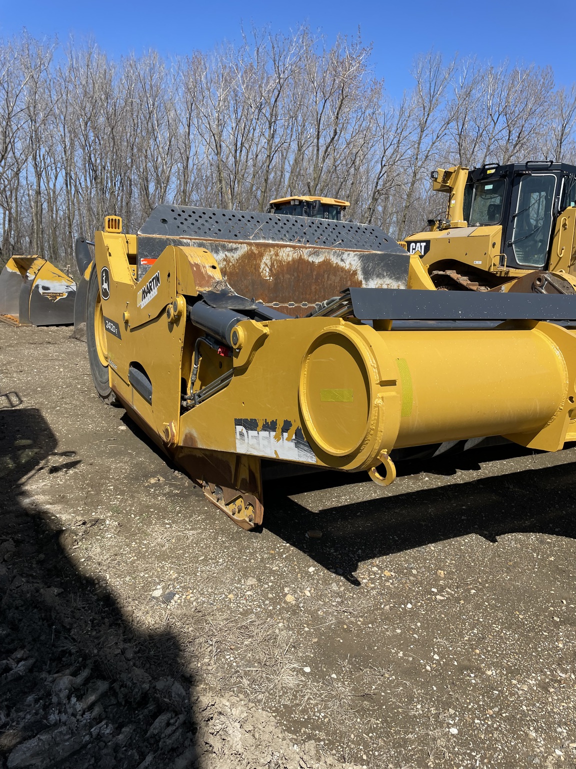 2022 John Deere 2412D E Image 4