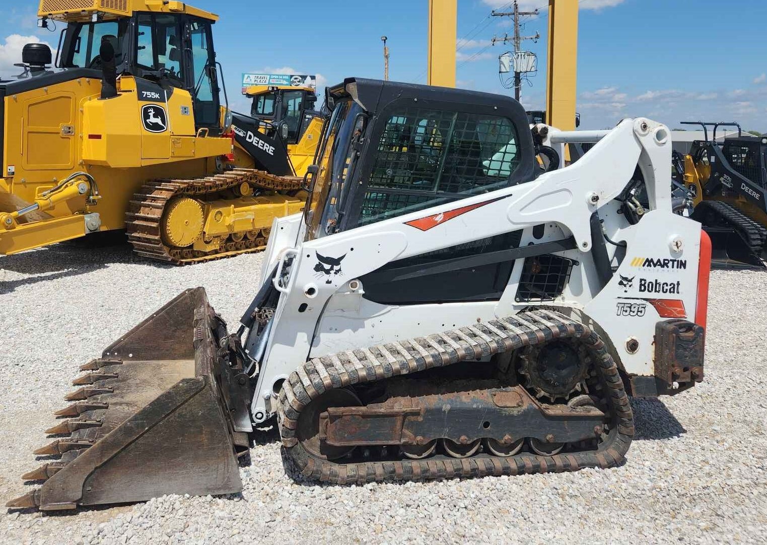 2017 Bobcat T595 Image 2