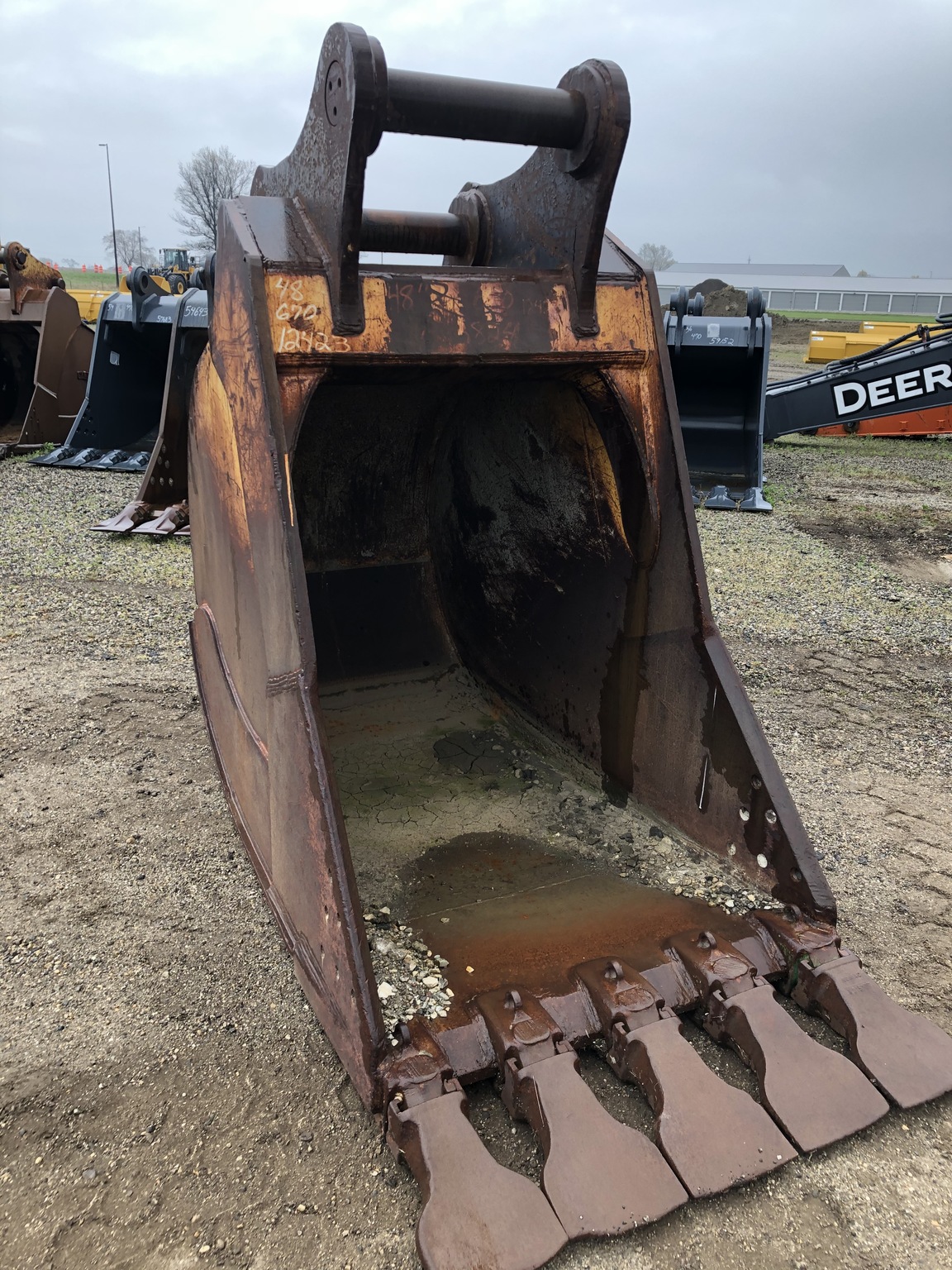 2000 John Deere BUCKET Image 1