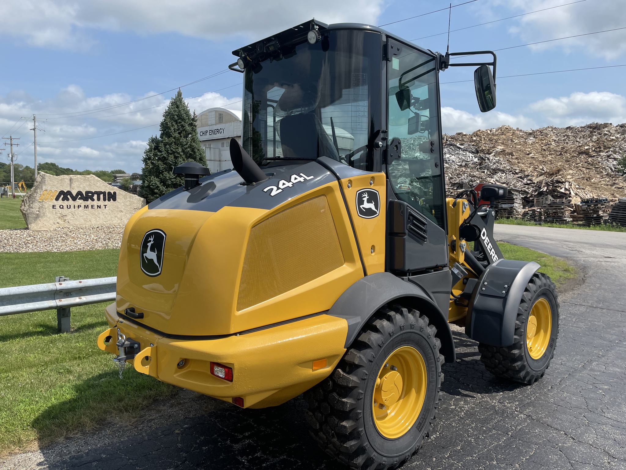 2023 John Deere 244L Image 3