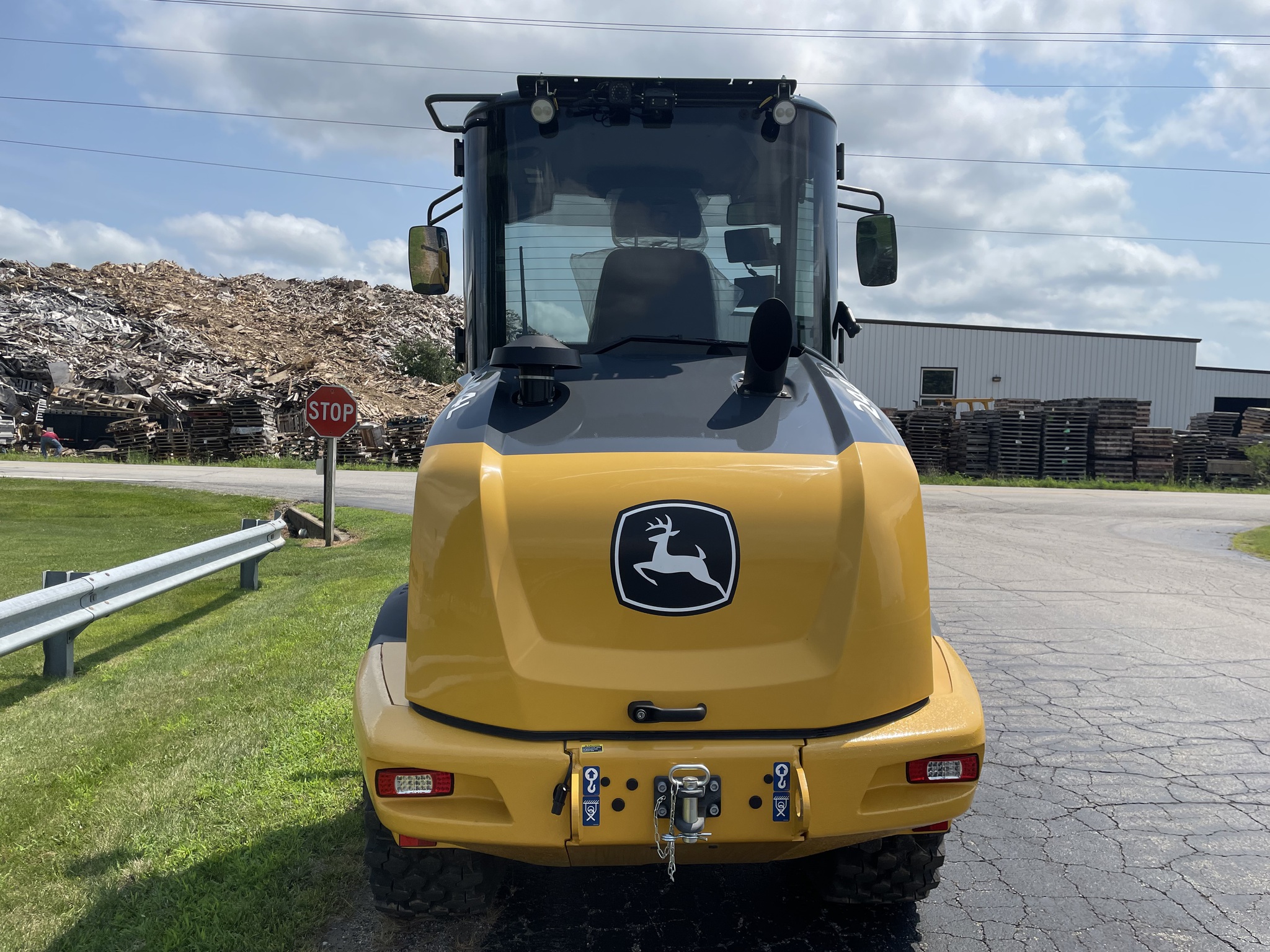 2023 John Deere 244L Image 4