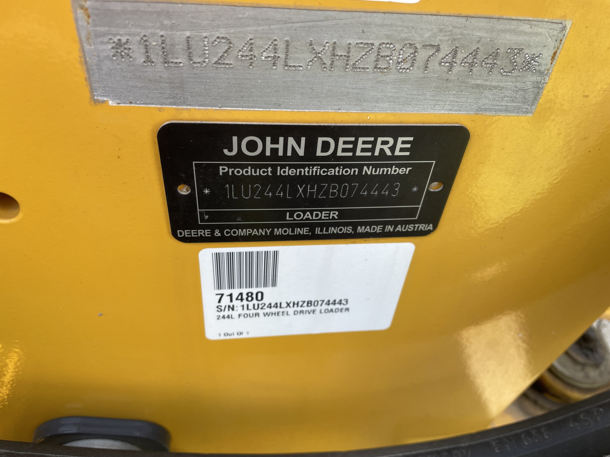 2023 John Deere 244L Image 6