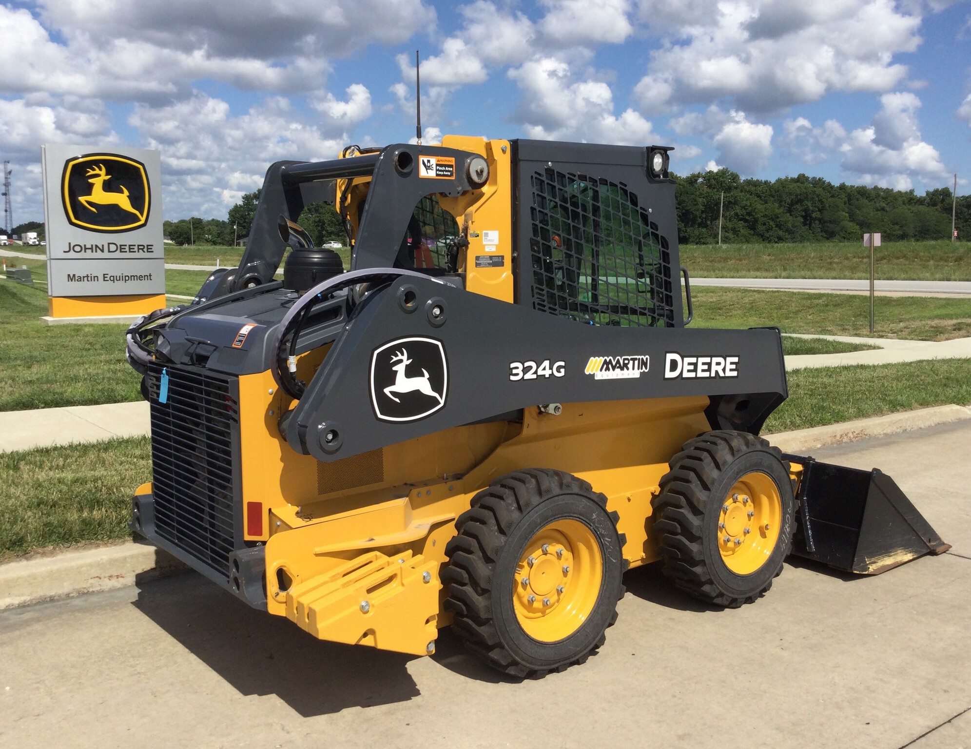 2023 John Deere 324G Image 4