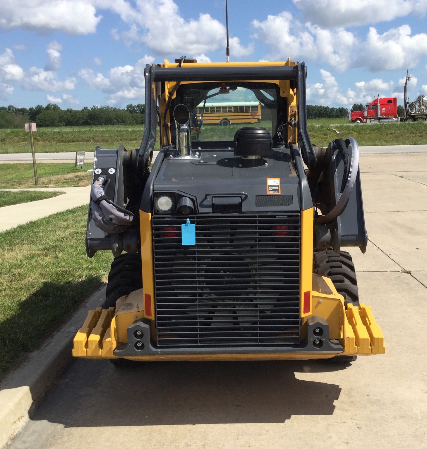 2023 John Deere 324G Image 5