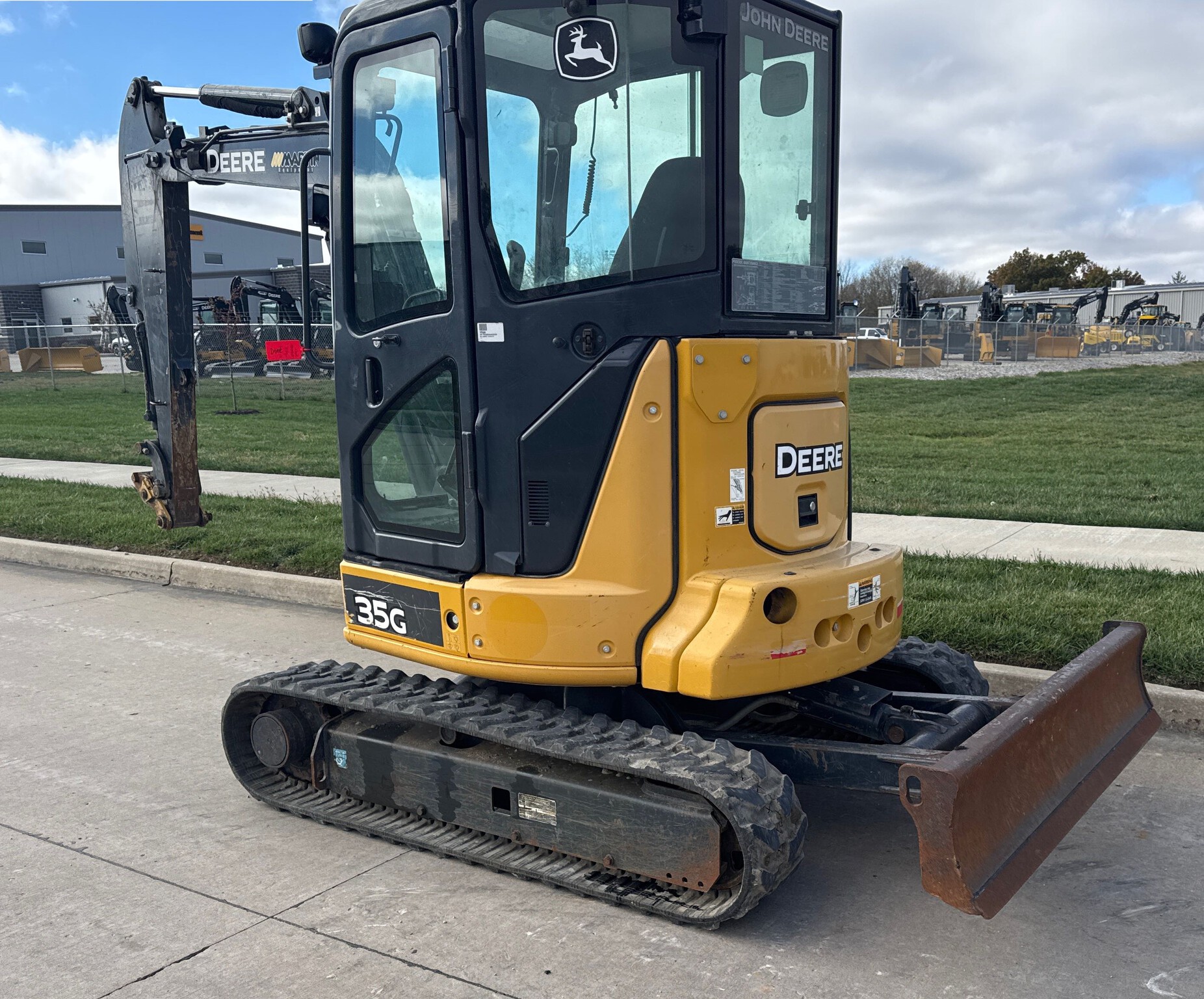 2018 John Deere 35G Image 6