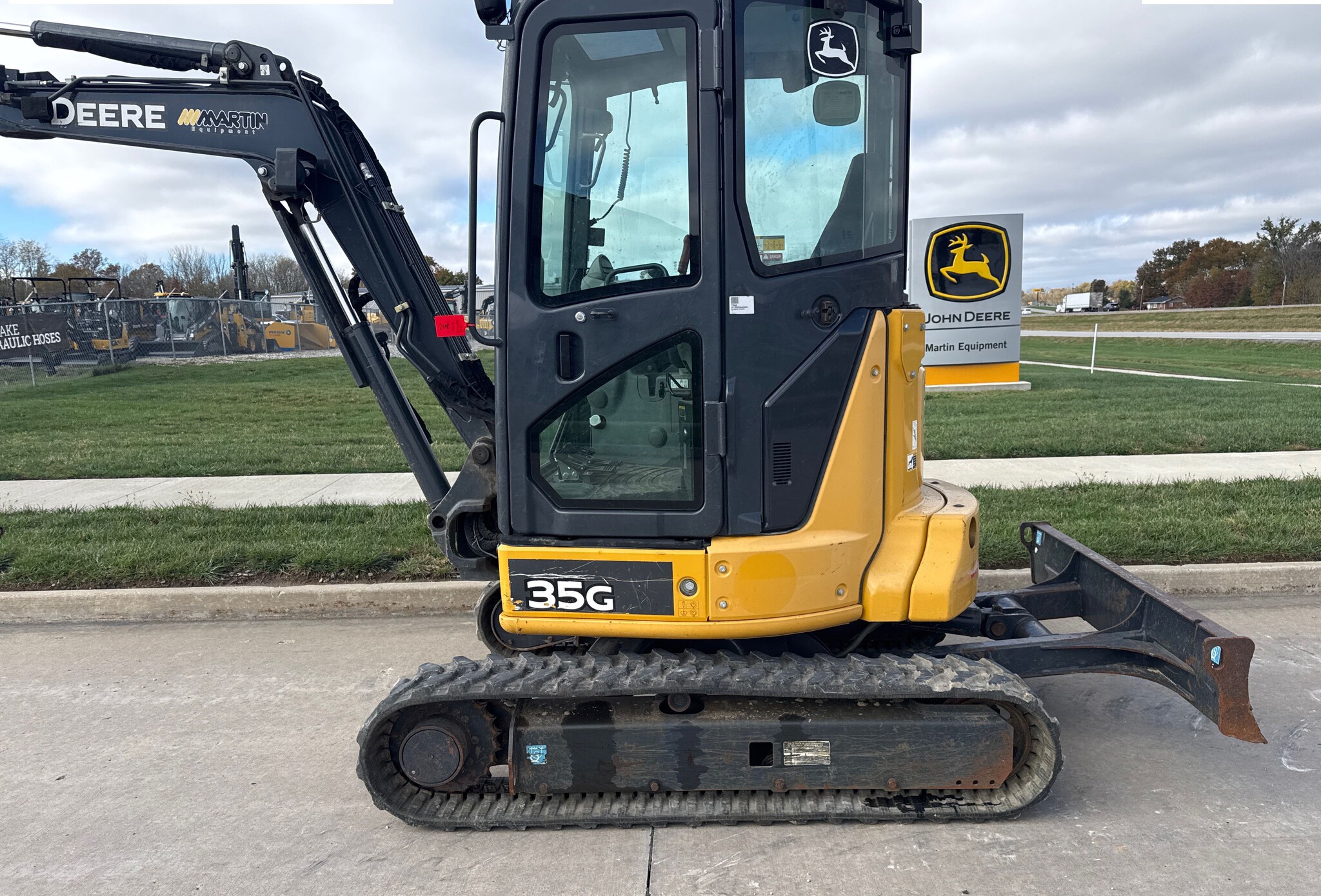 2018 John Deere 35G Image 1