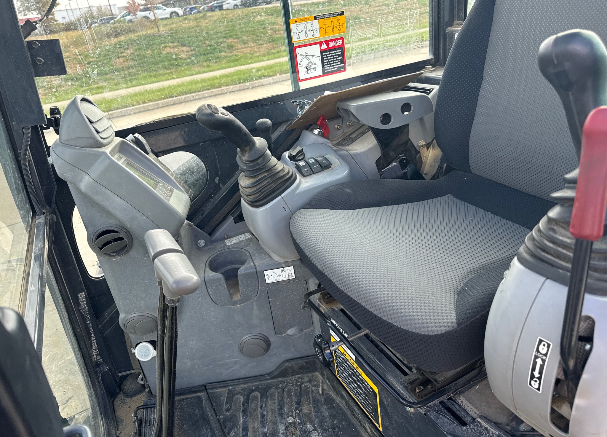 2018 John Deere 35G Image 7