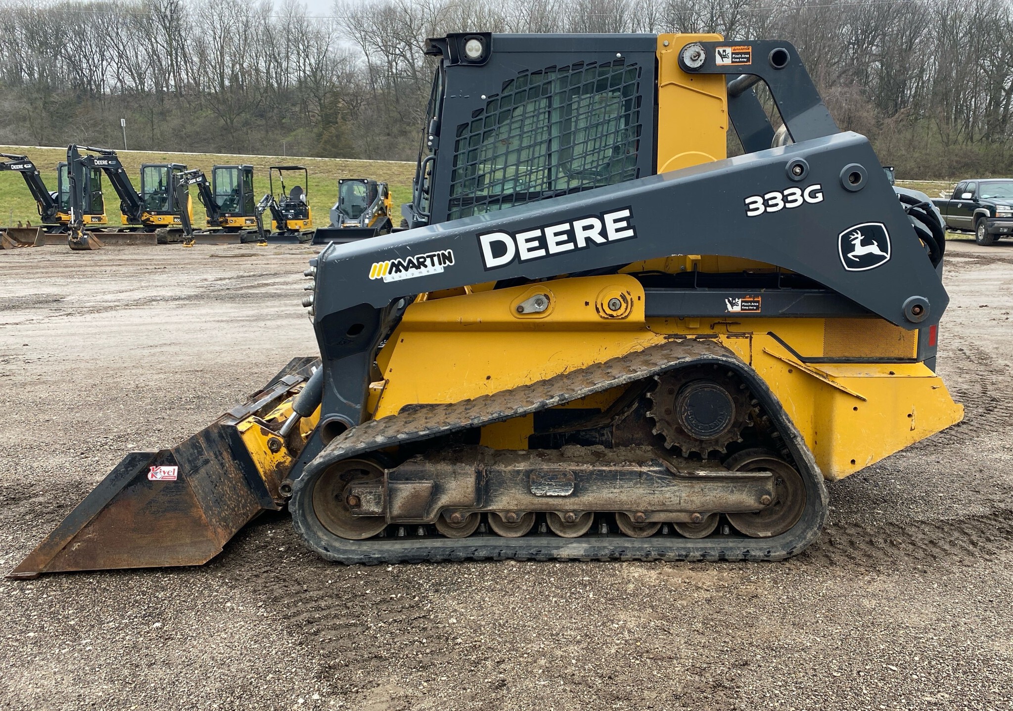 2017 John Deere 333G Image 2