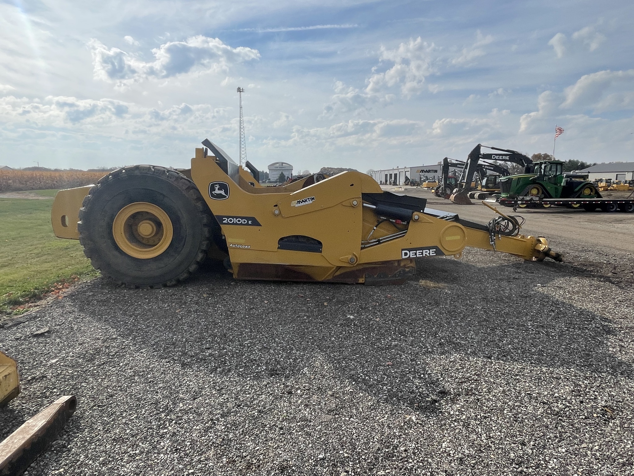 2023 John Deere 2010DE Image 1