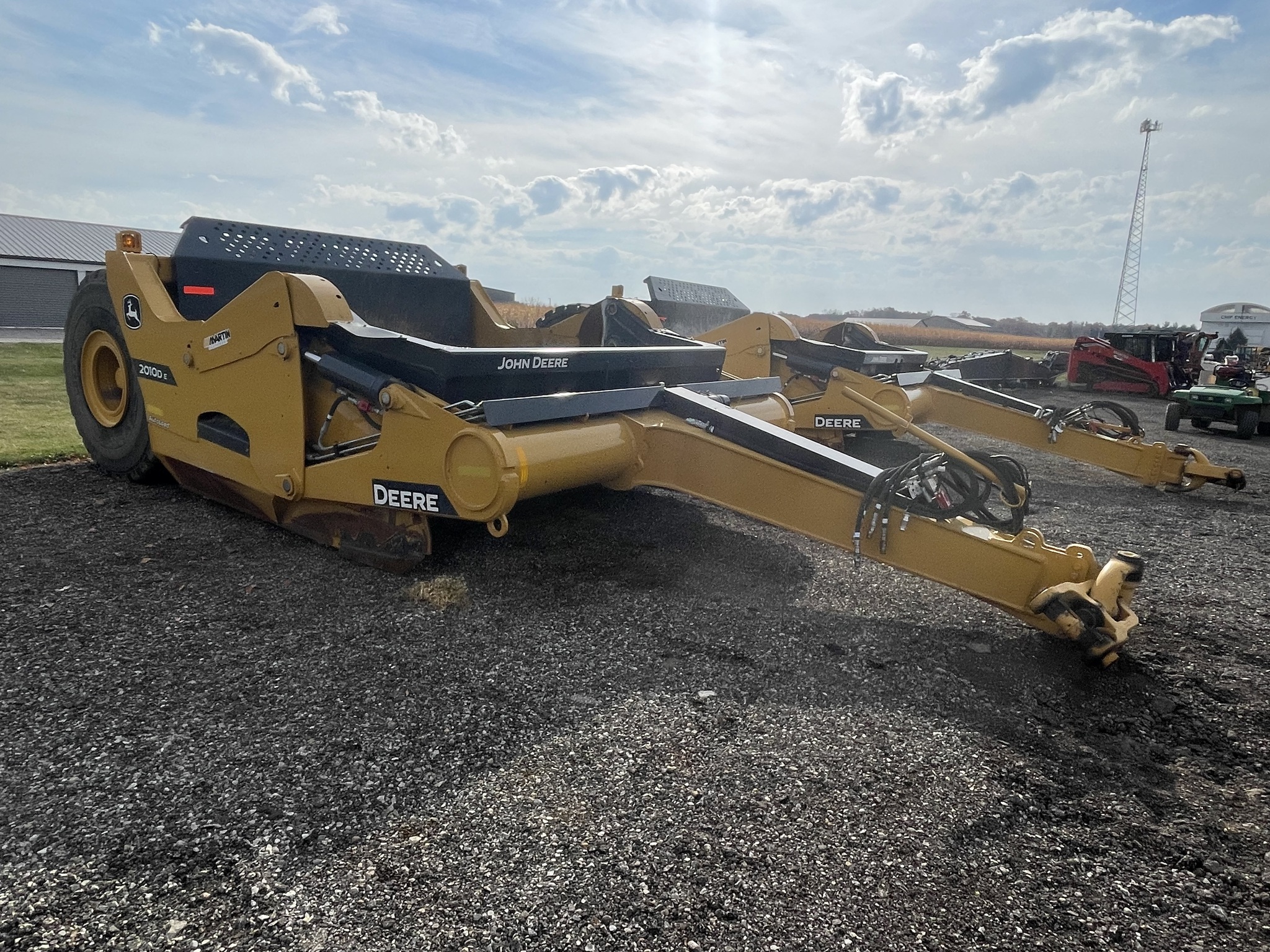2023 John Deere 2010DE Image 2