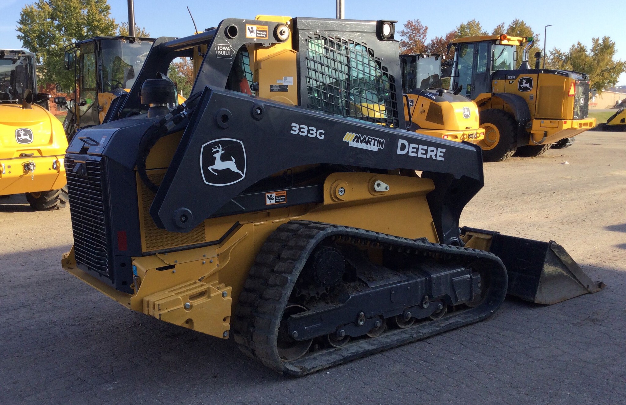 2023 John Deere 333G Image 3