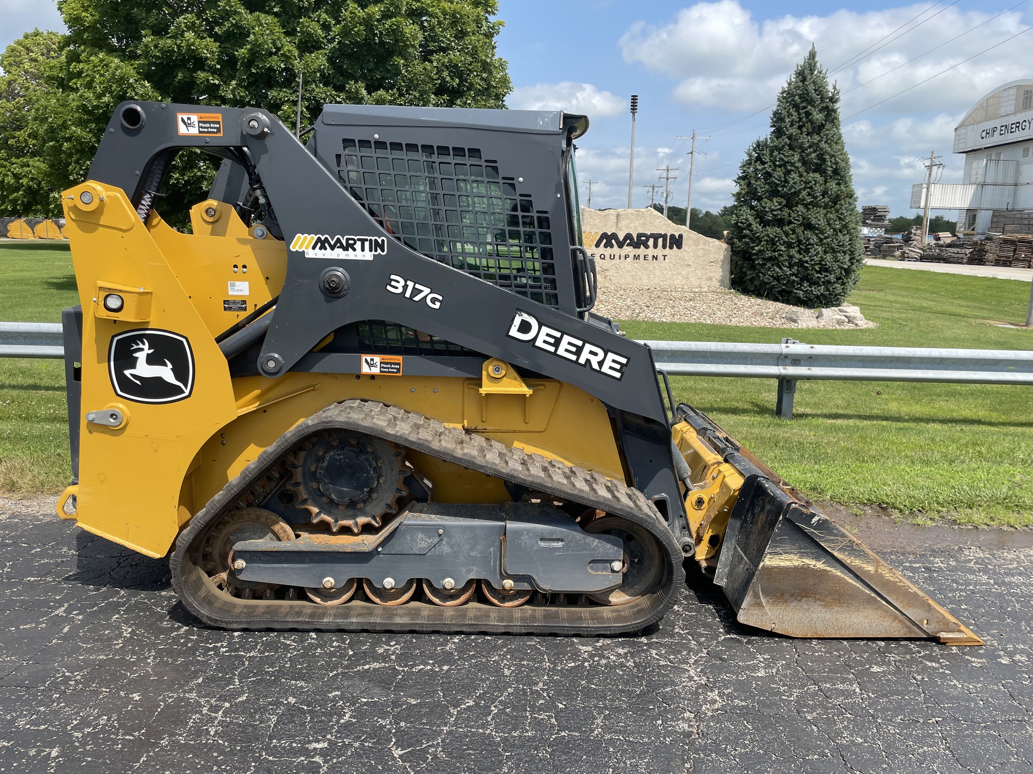 2023 John Deere 317G Image 1