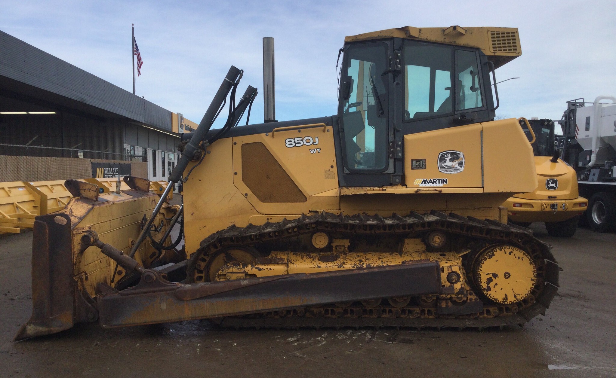 2005 John Deere 850J Image 3