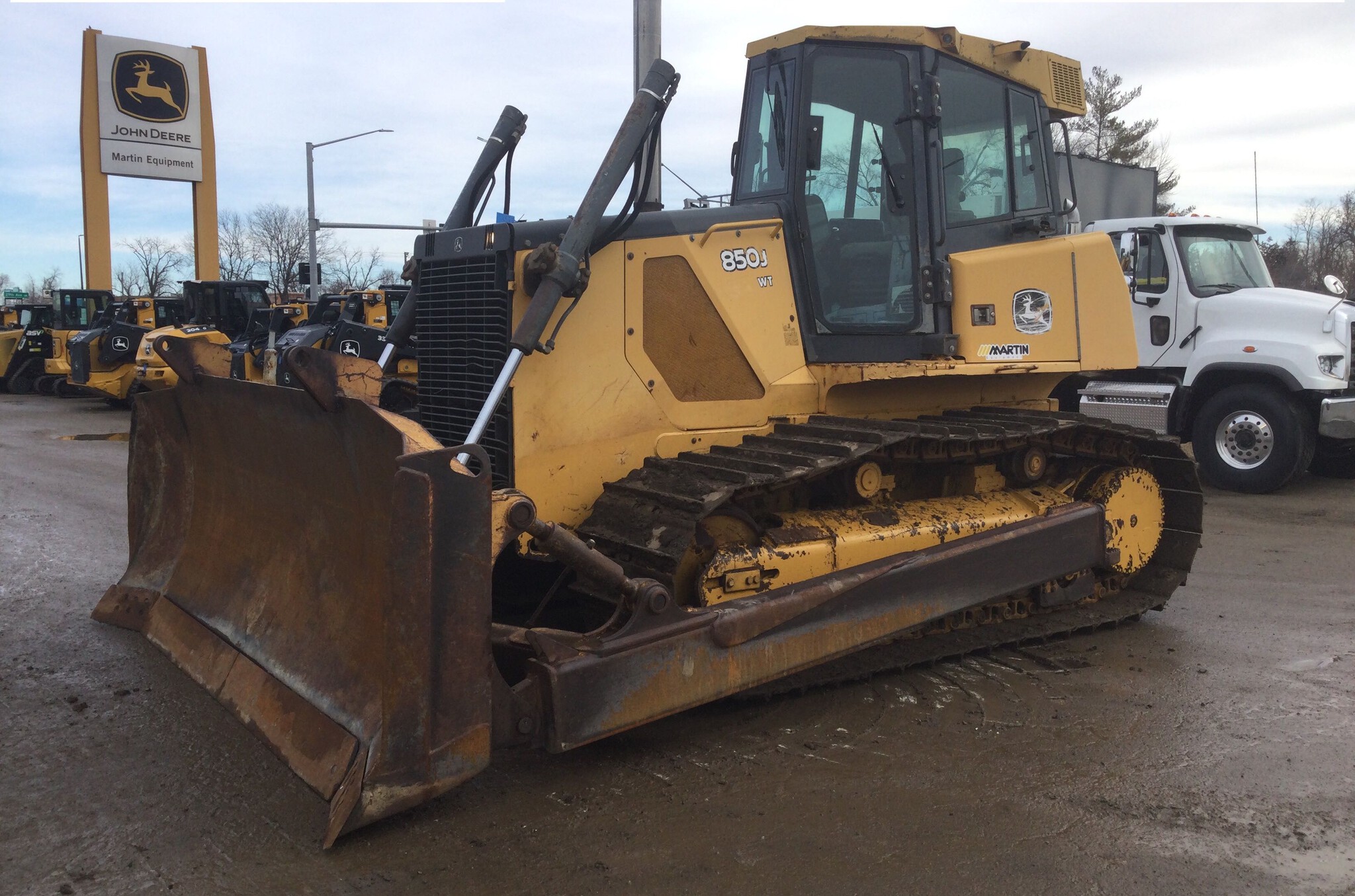 2005 John Deere 850J Image 2