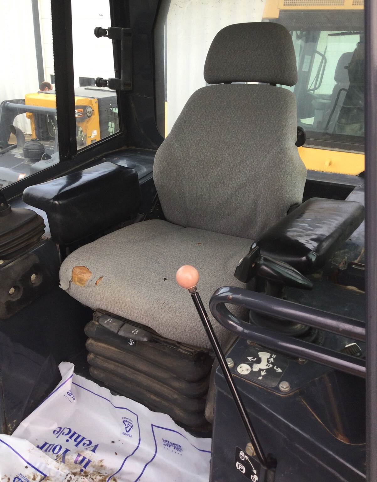 2005 John Deere 850J Image 9