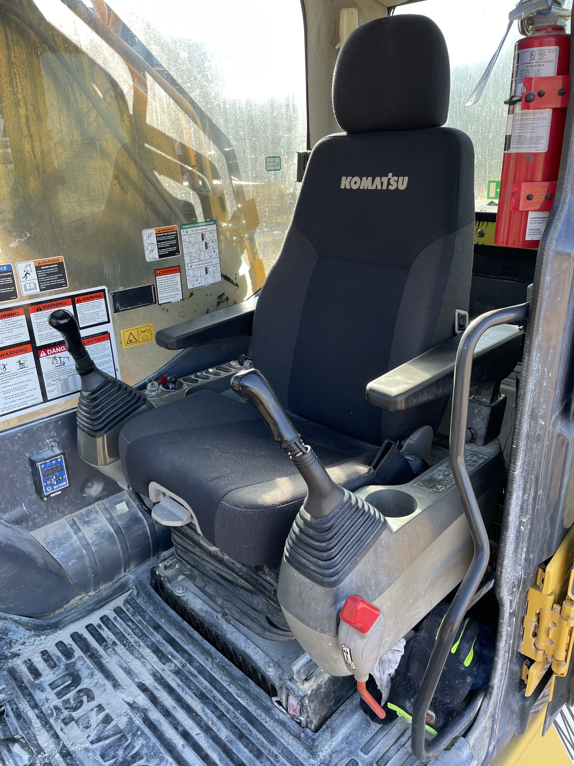 2016 Komatsu PC490LC Image 9
