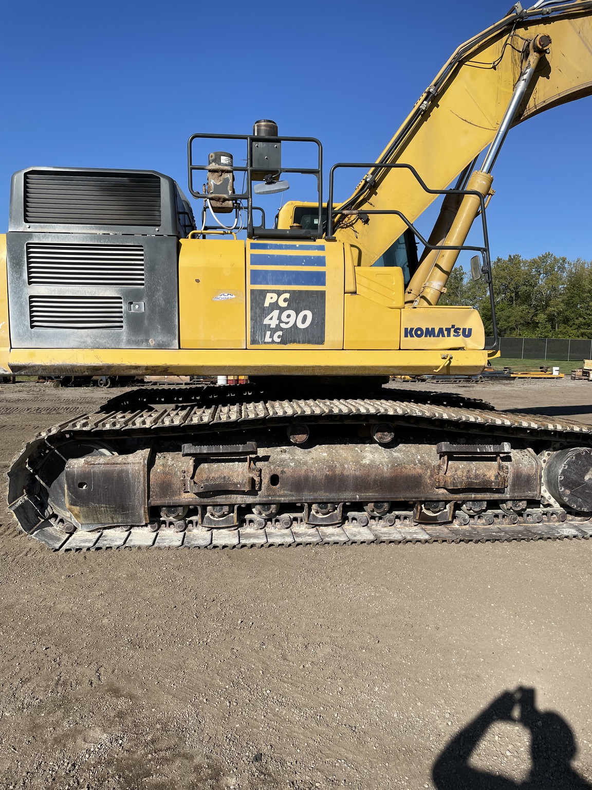 2016 Komatsu PC490LC Image 2