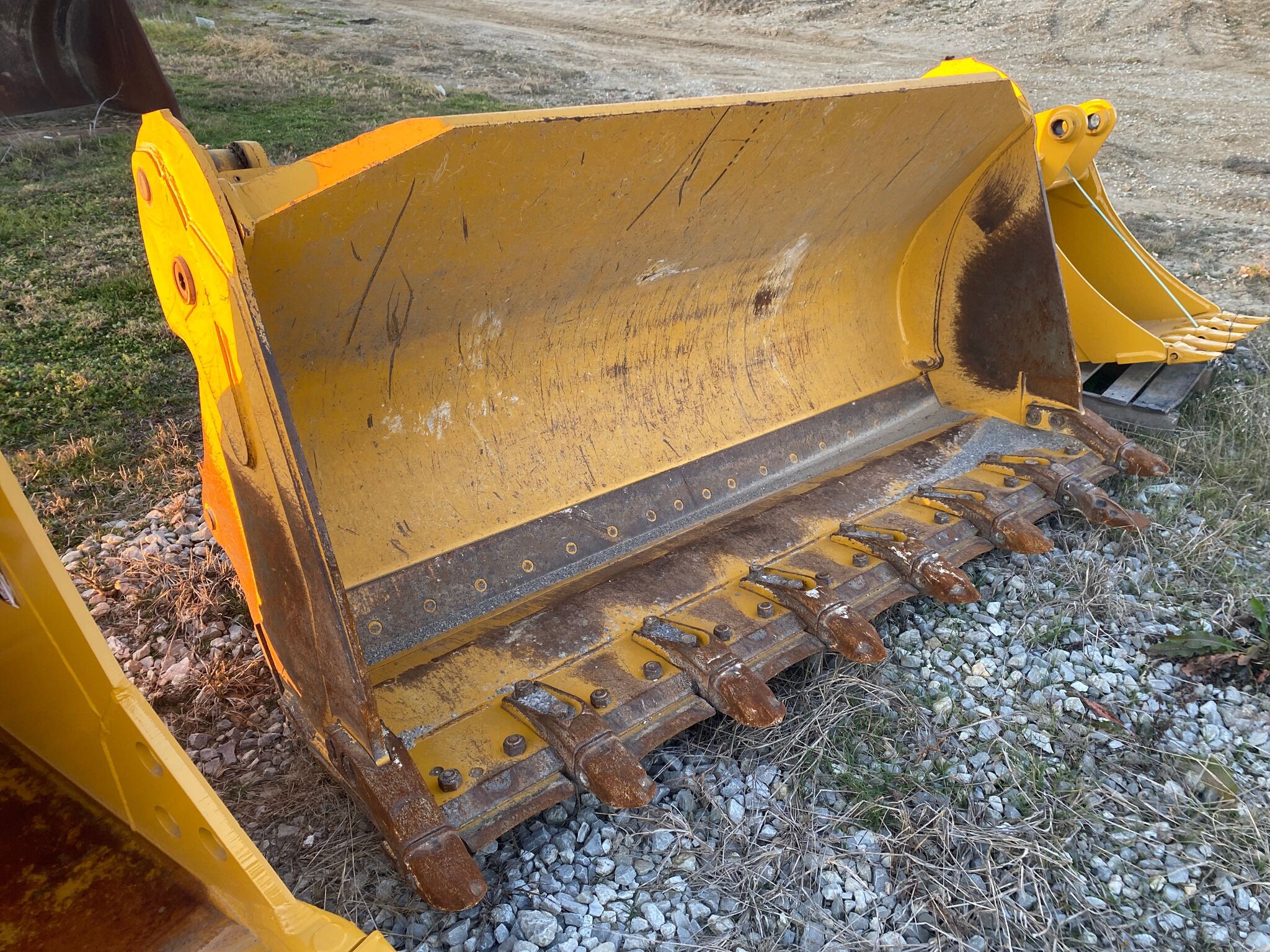 2020 John Deere BUCKET Image 1