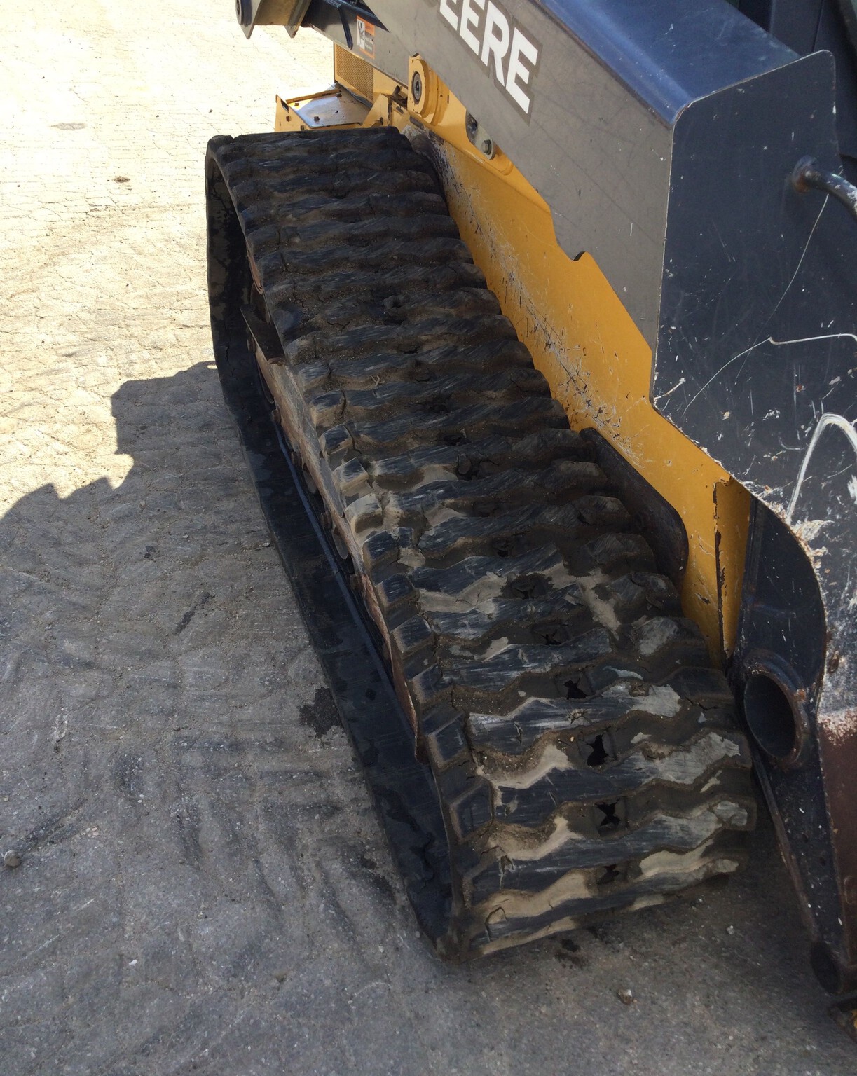 2020 John Deere 333G Image 10