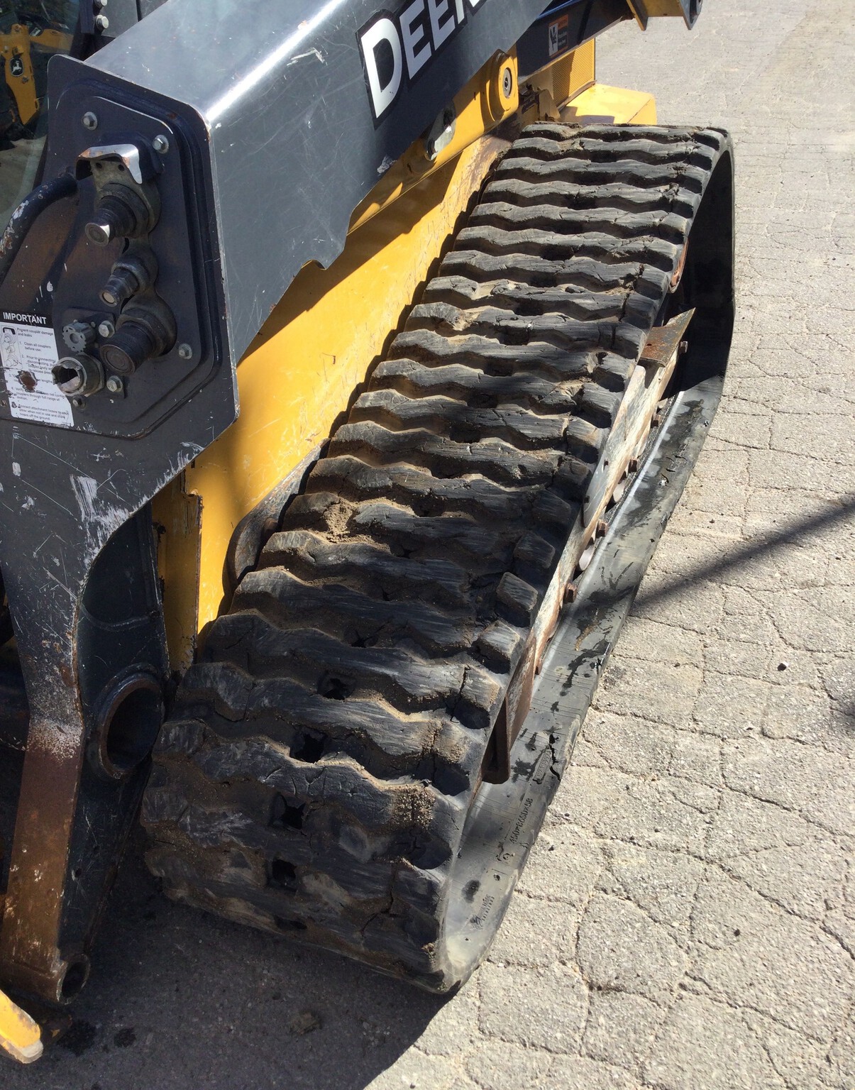 2020 John Deere 333G Image 9