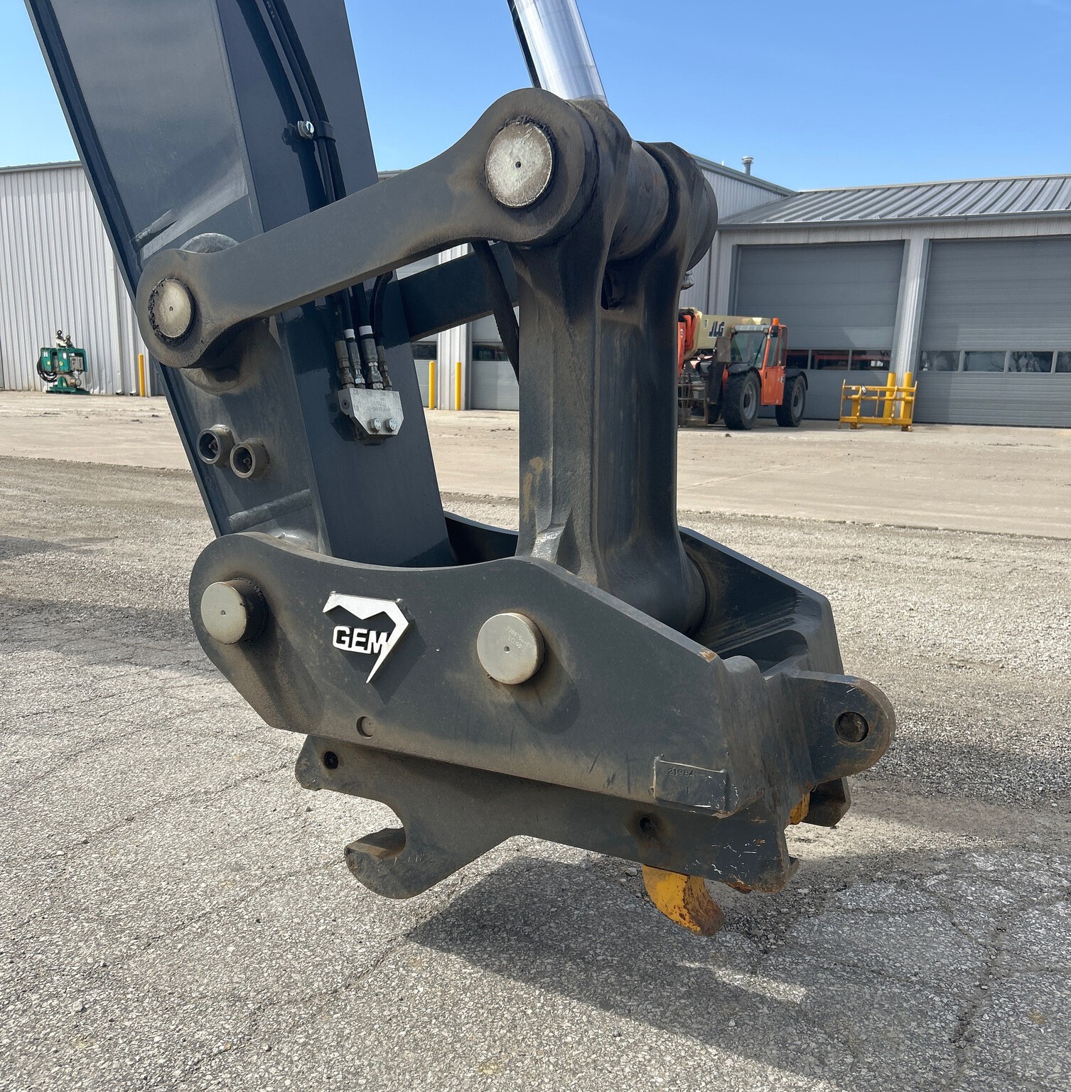 2024 John Deere 250 P Image 10